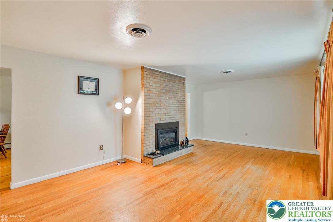 Property Photo: 1275 Stonewood Drive PA 18017
