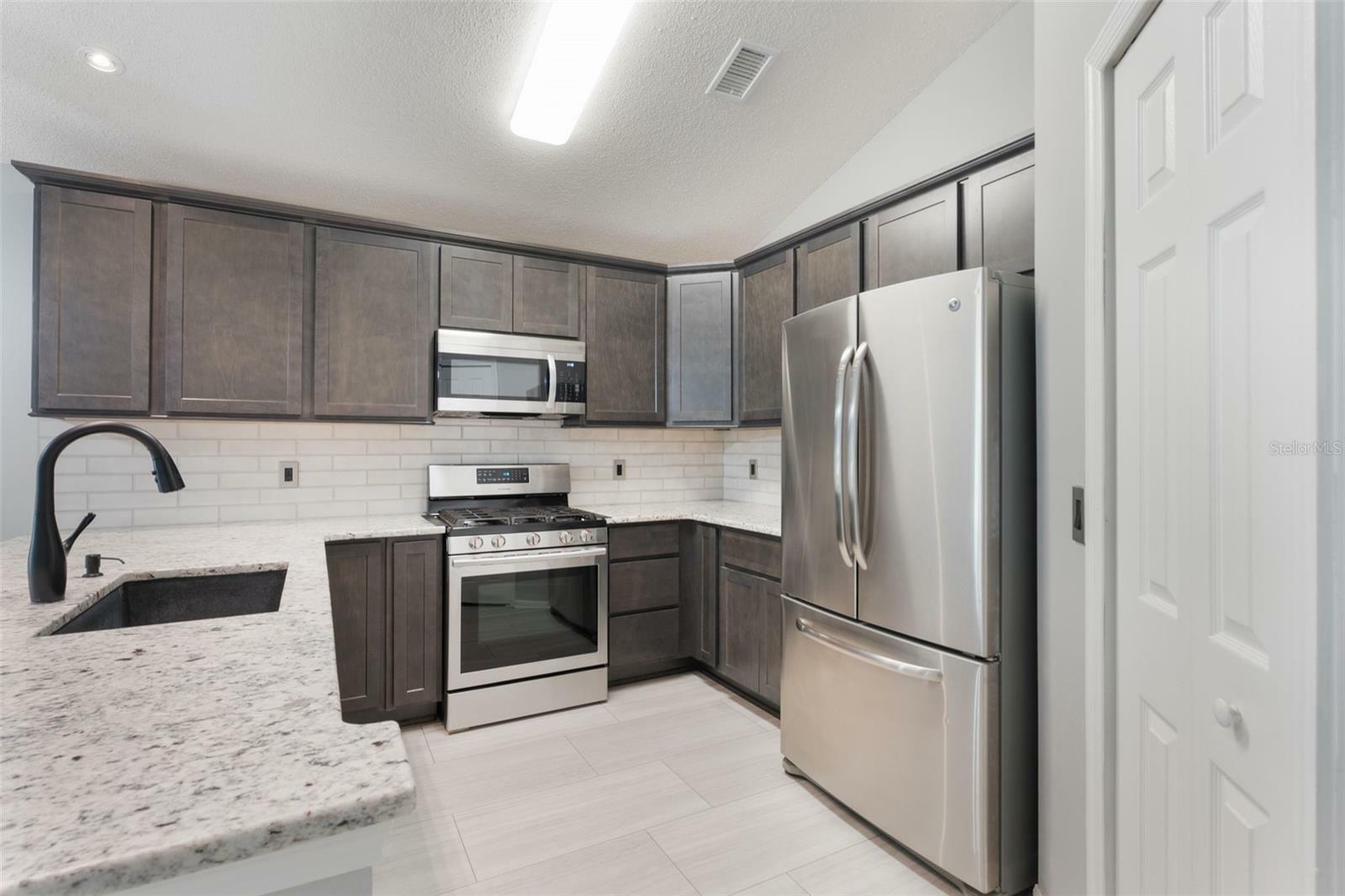 Property Photo: 13169 Odyssey Lake Way FL 32826