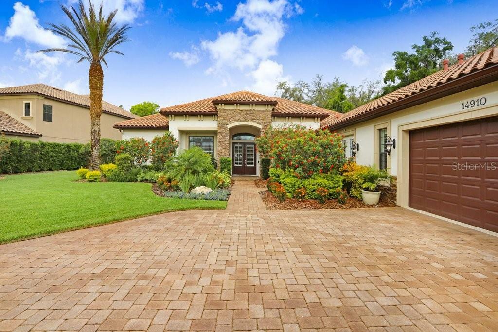 Property Photo: 14910 Tom Fazio Court FL 33626