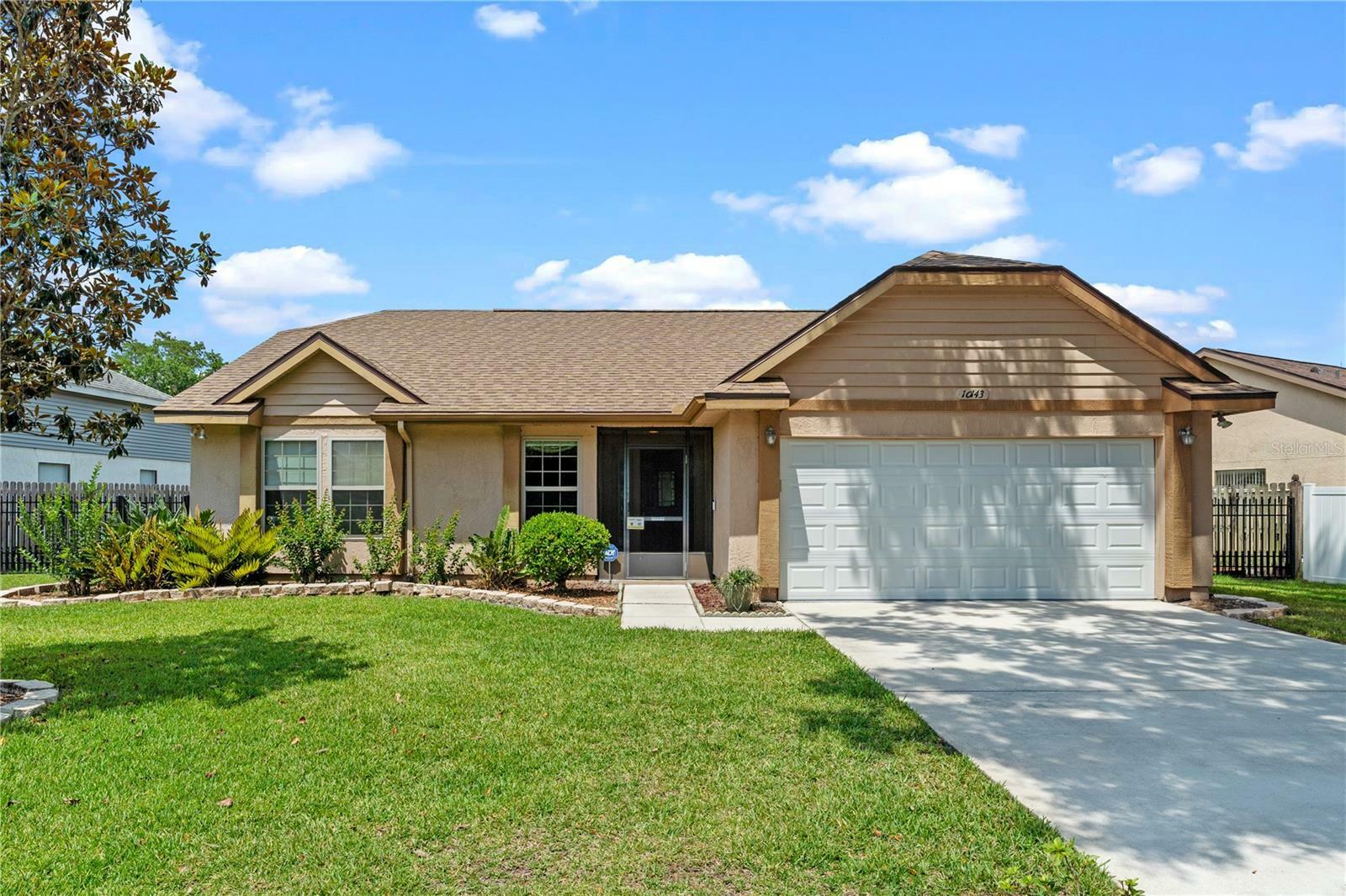 Property Photo: 10143 Pink Carnation Court FL 32825