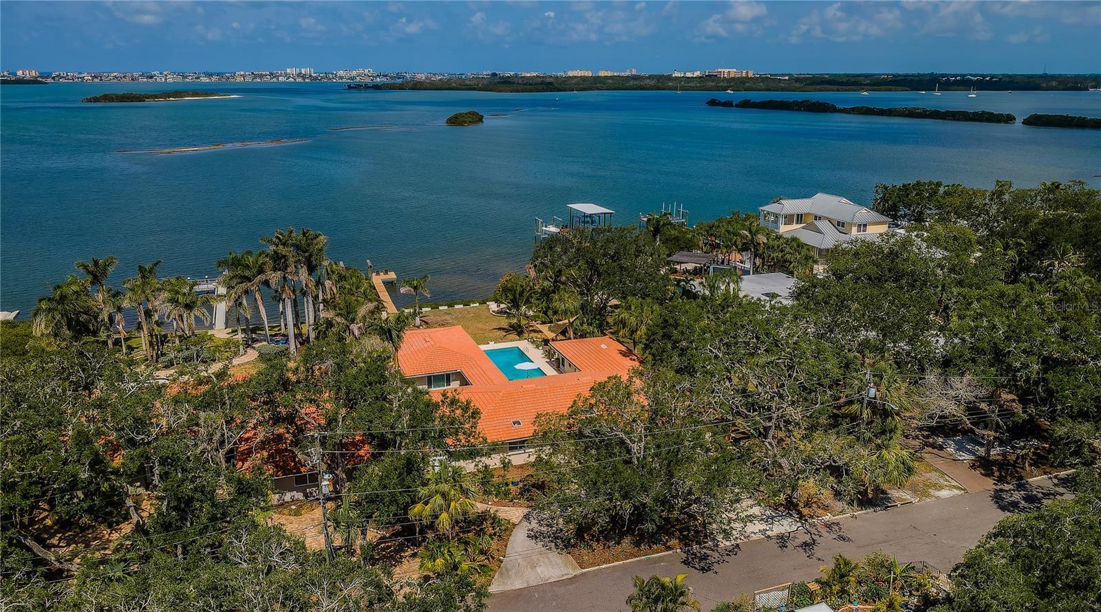 Property Photo: 2834 Pelham Road N FL 33710