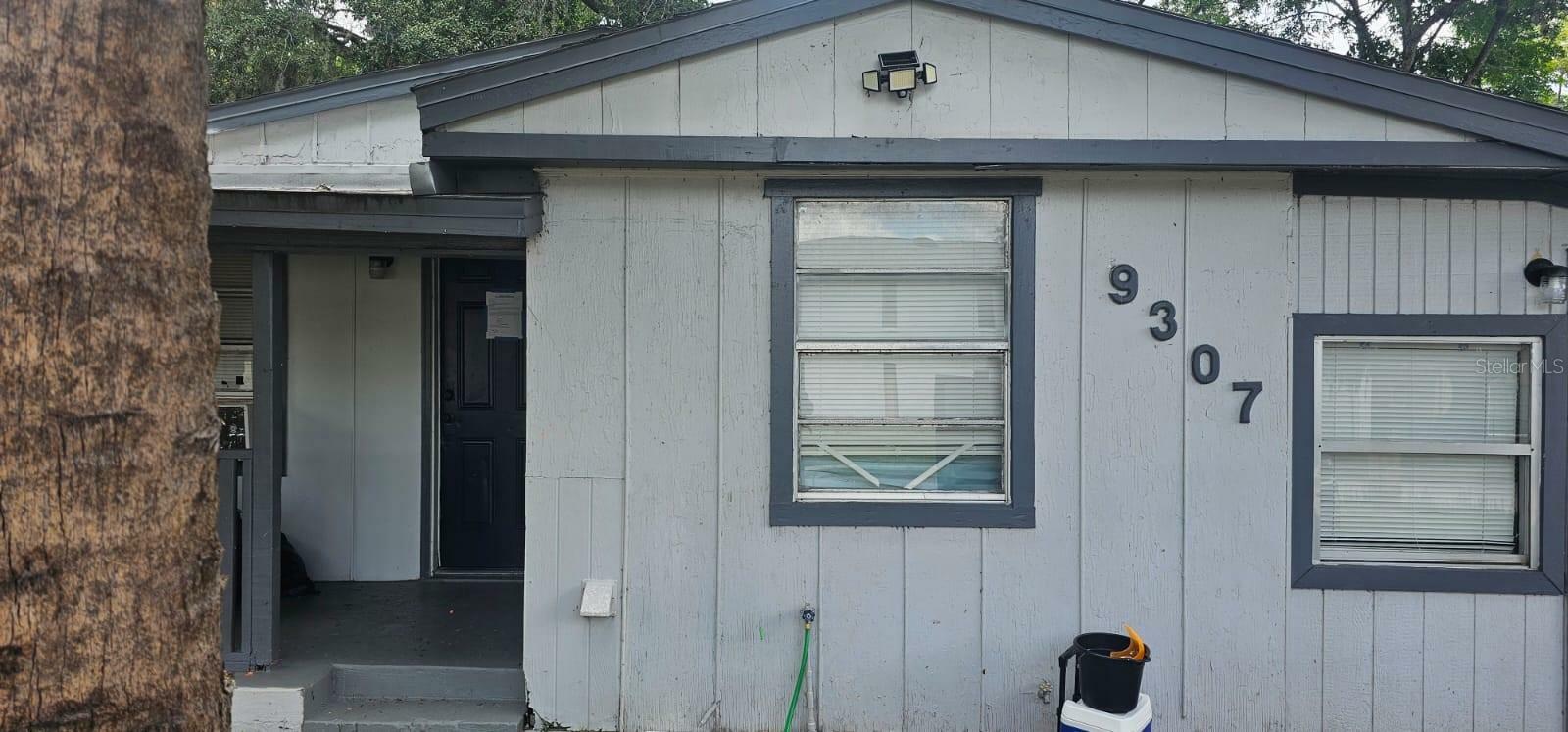 Property Photo: 9307 N 16th Street FL 33612