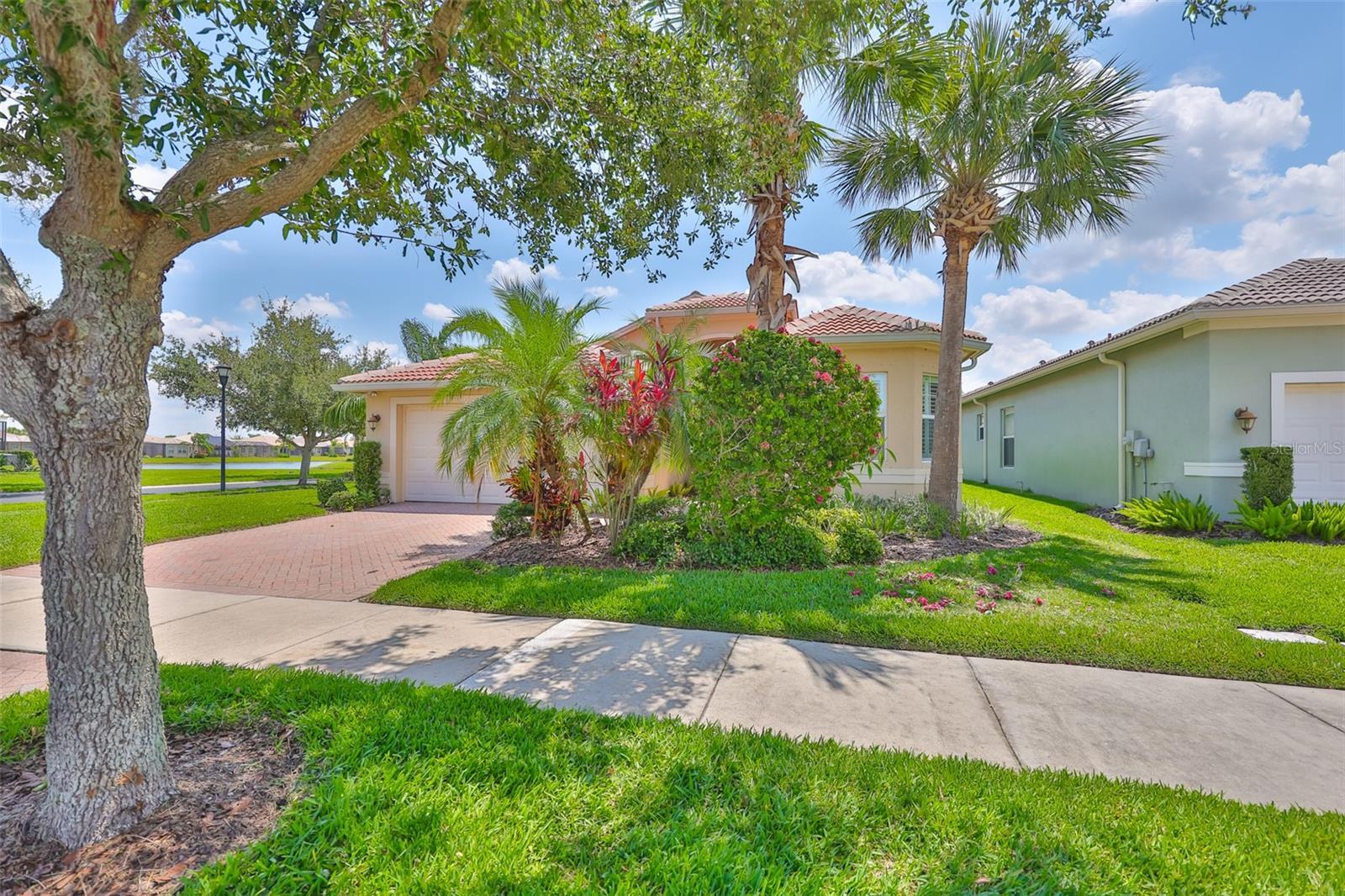 Property Photo:  16227 Cape Coral Drive  FL 33598 