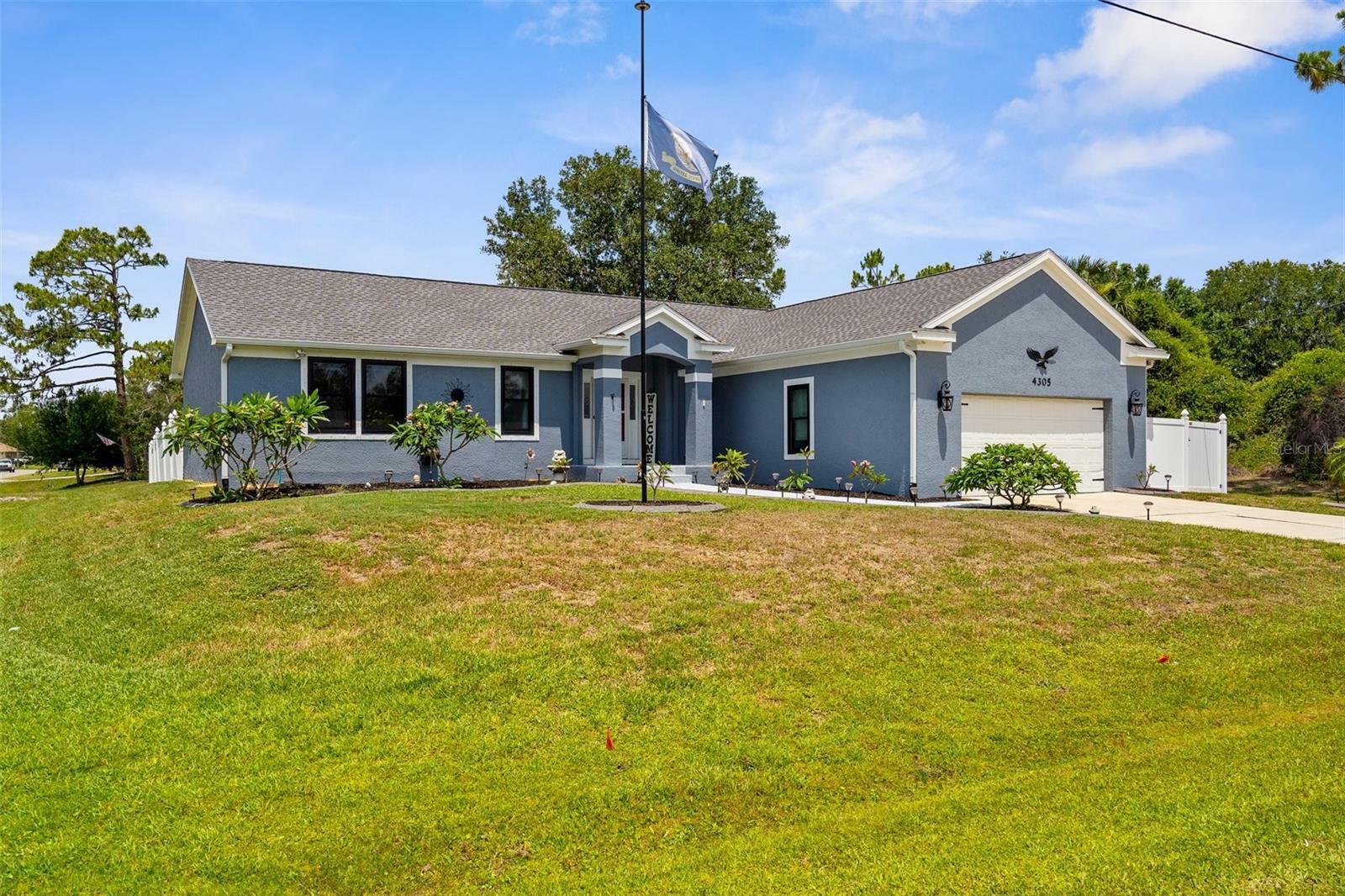Property Photo: 4305 Heyward Street FL 34291