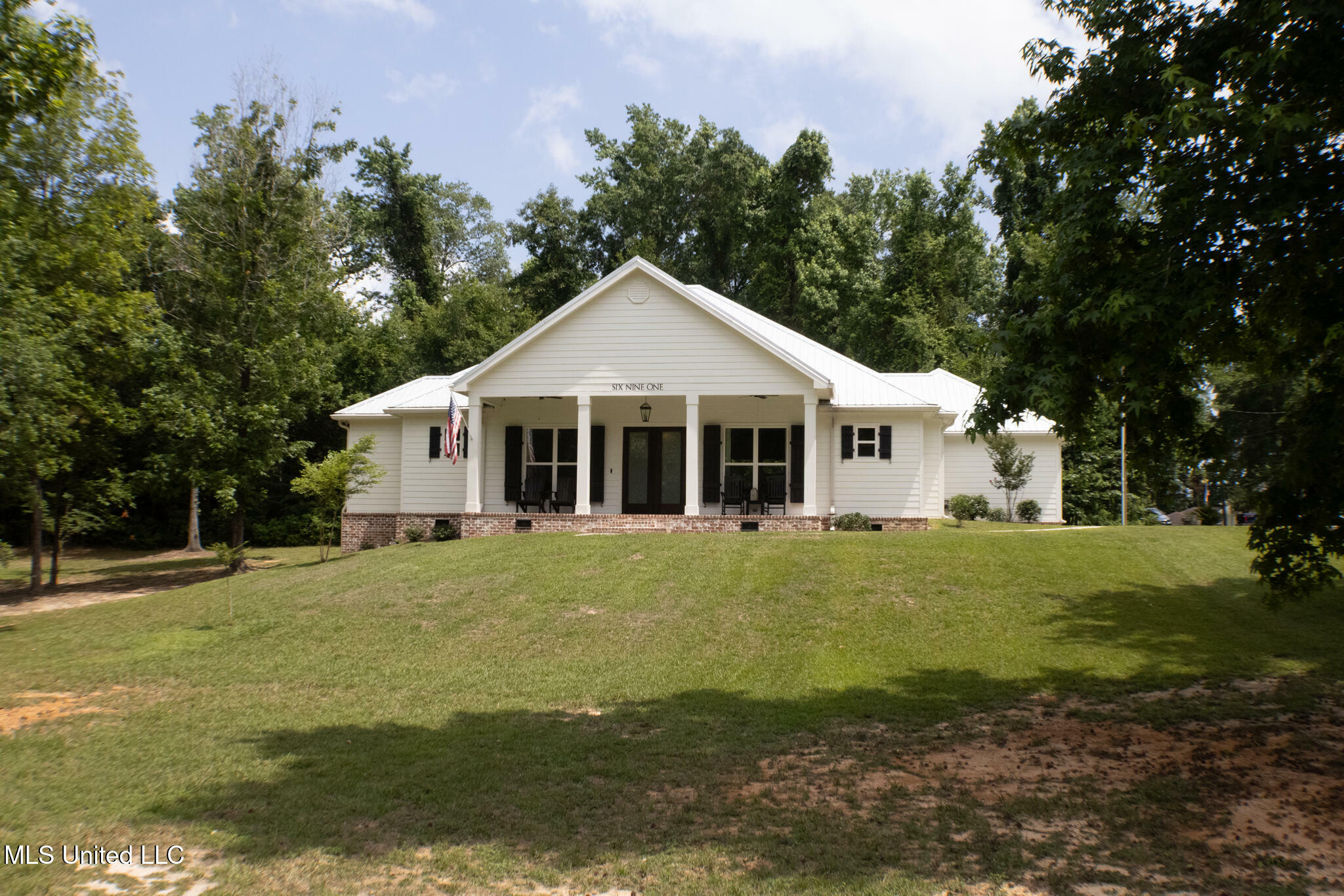 Property Photo: 691 Apona Street MS 39525