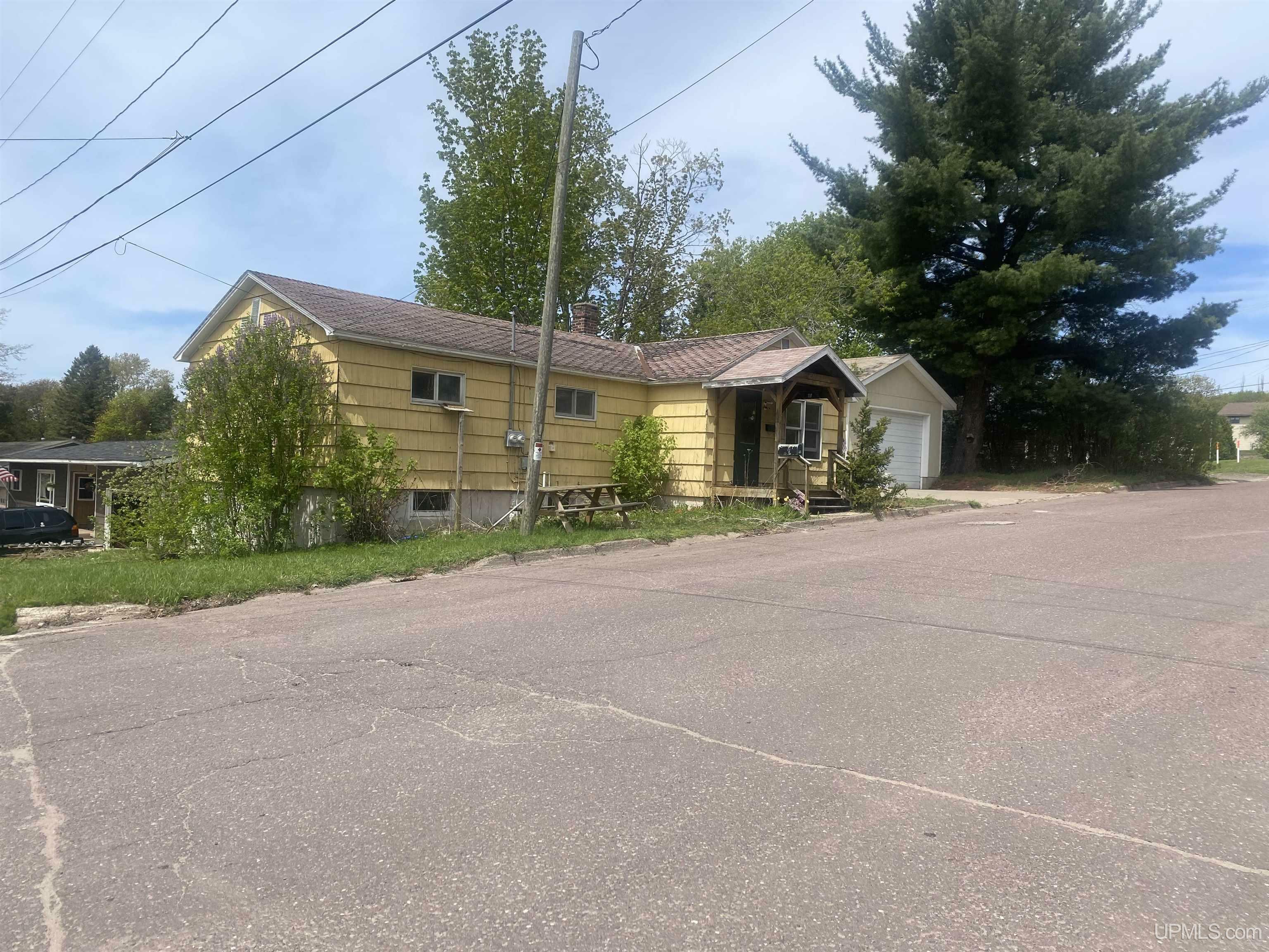 210 Birch Street  Hancock MI 49930 photo
