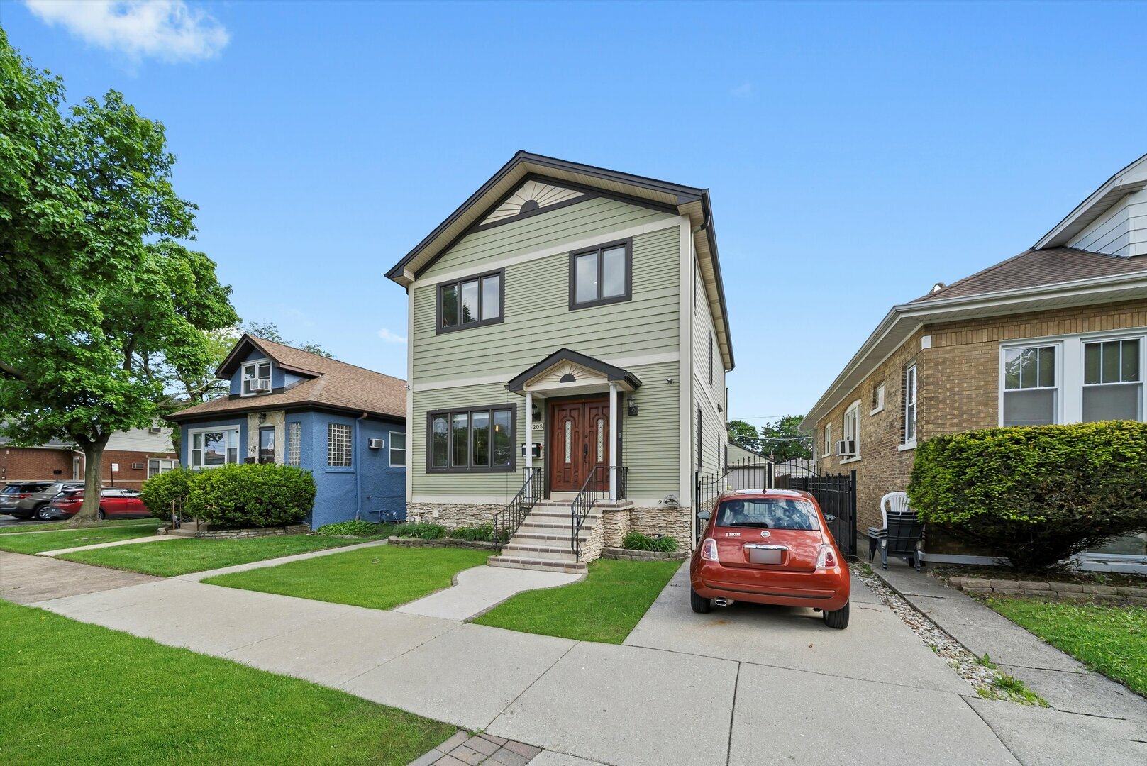 Property Photo: 6205 W Grace Street IL 60634