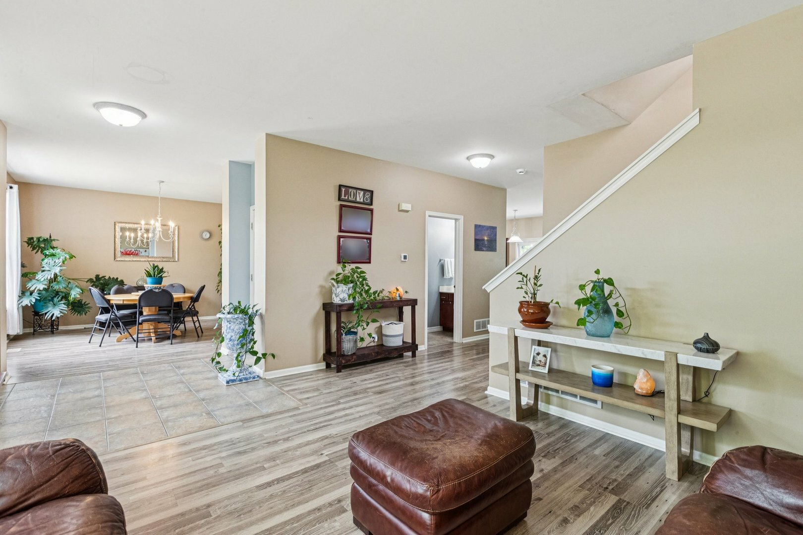 Property Photo: 1885 W Greenleaf Court IL 60073