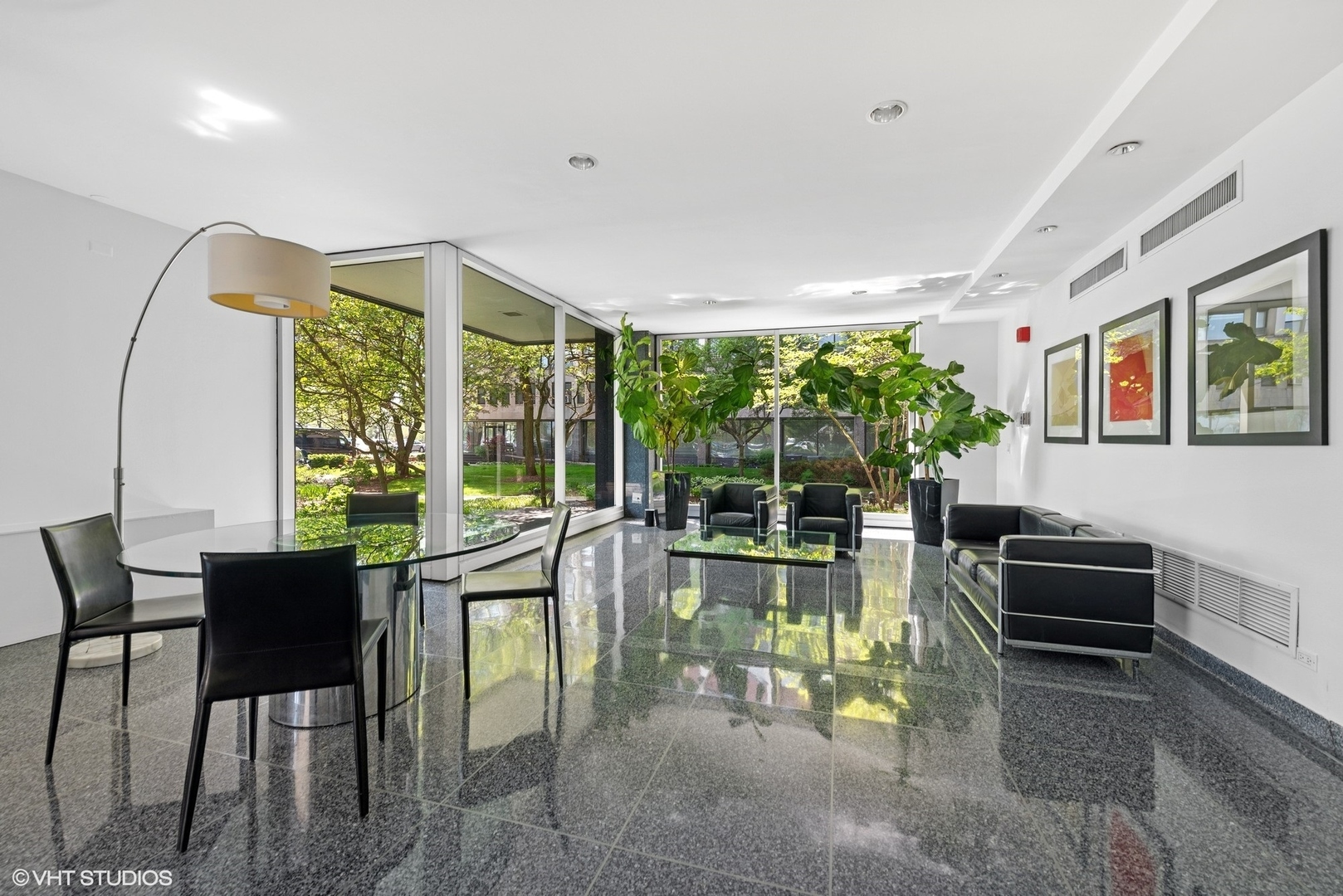Property Photo: 3430 N Lake Shore Drive 18M IL 60657
