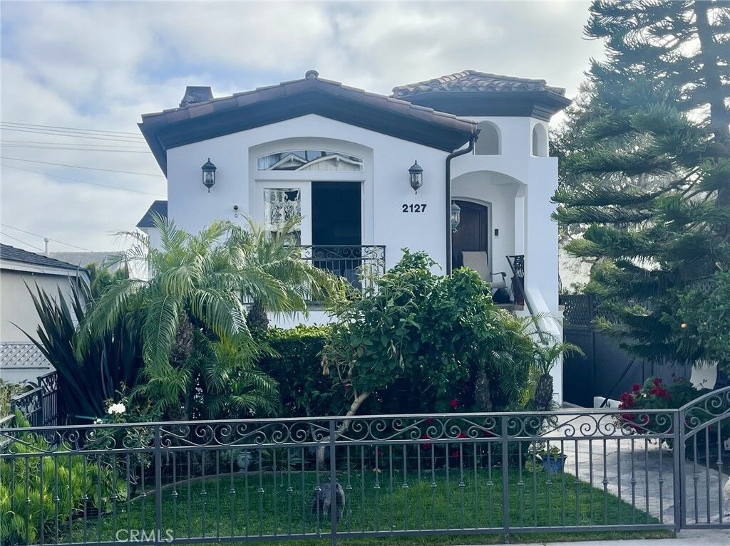 Property Photo:  2127 Manhattan Ave  CA 90254 