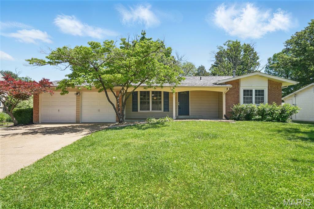 404 Stephanie Lane  Manchester MO 63011 photo