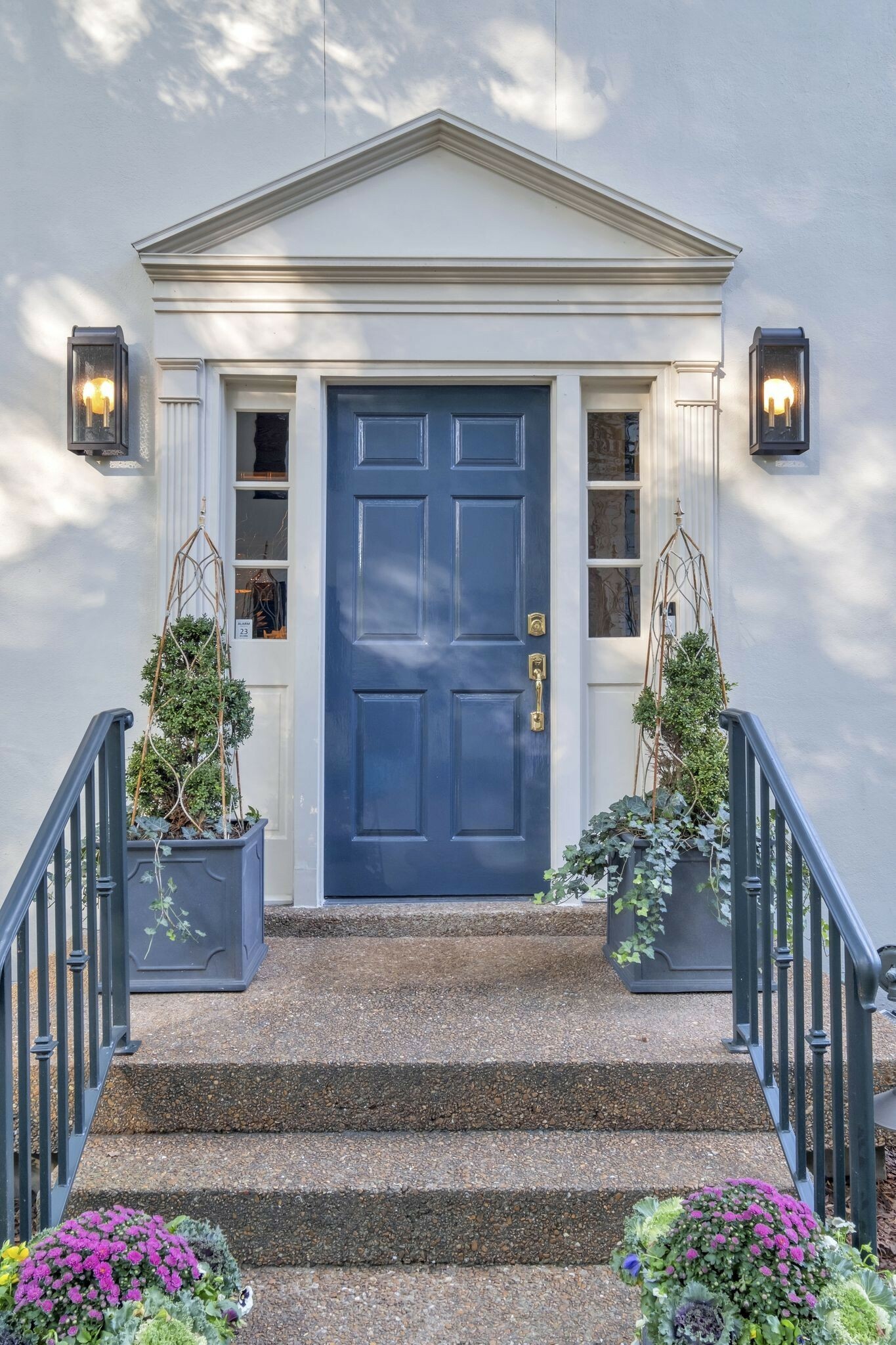 Property Photo: 216 Chestnut Hill Dr TN 37215