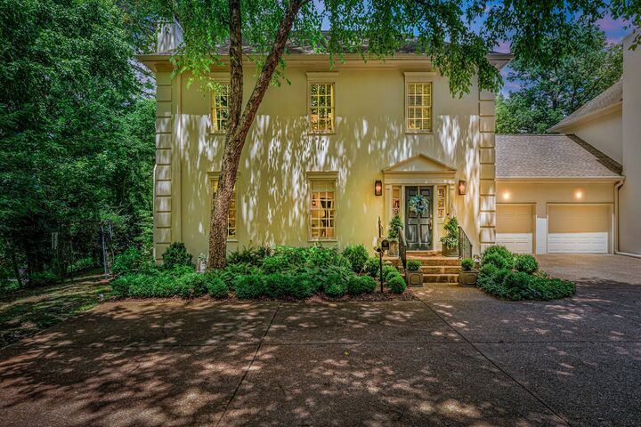 Property Photo: 216 Chestnut Hill Dr TN 37215