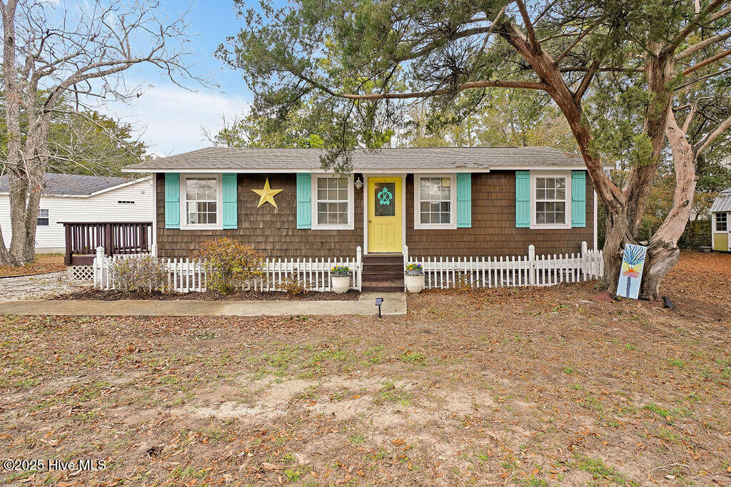 Property Photo:  418 Stuart Avenue  NC 28461 