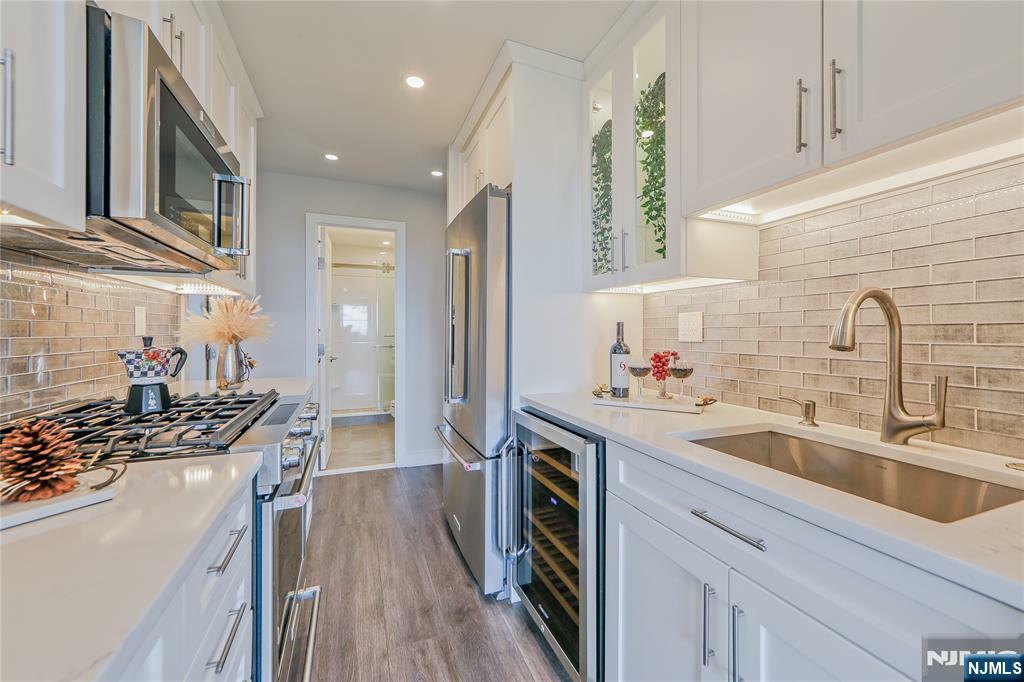 Property Photo:  2077 Center Avenue 11C  NJ 07024 