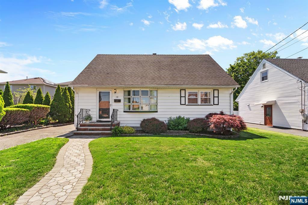 19 Jaskot Lane  Clifton NJ 07012 photo