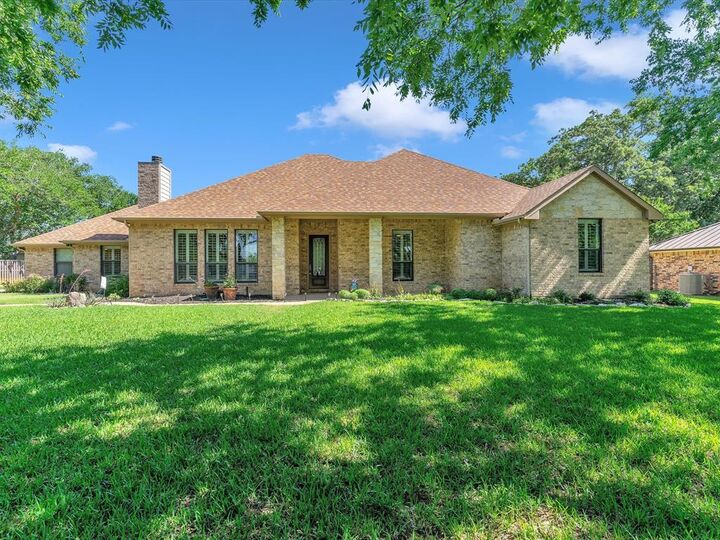Property Photo: 5 Hickory Street TX 75065