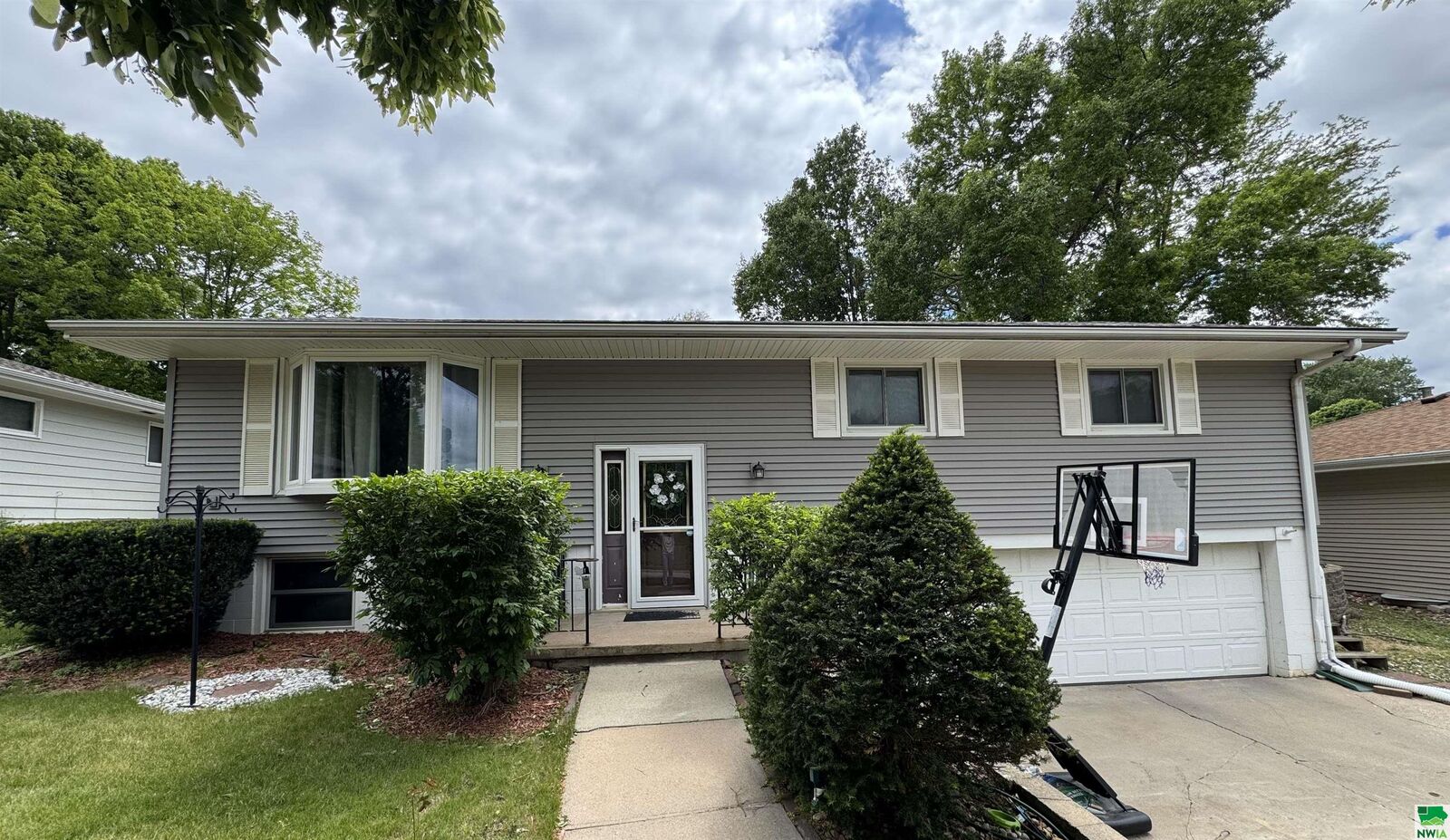 Property Photo:  4600 Lincoln Way  IA 51106 