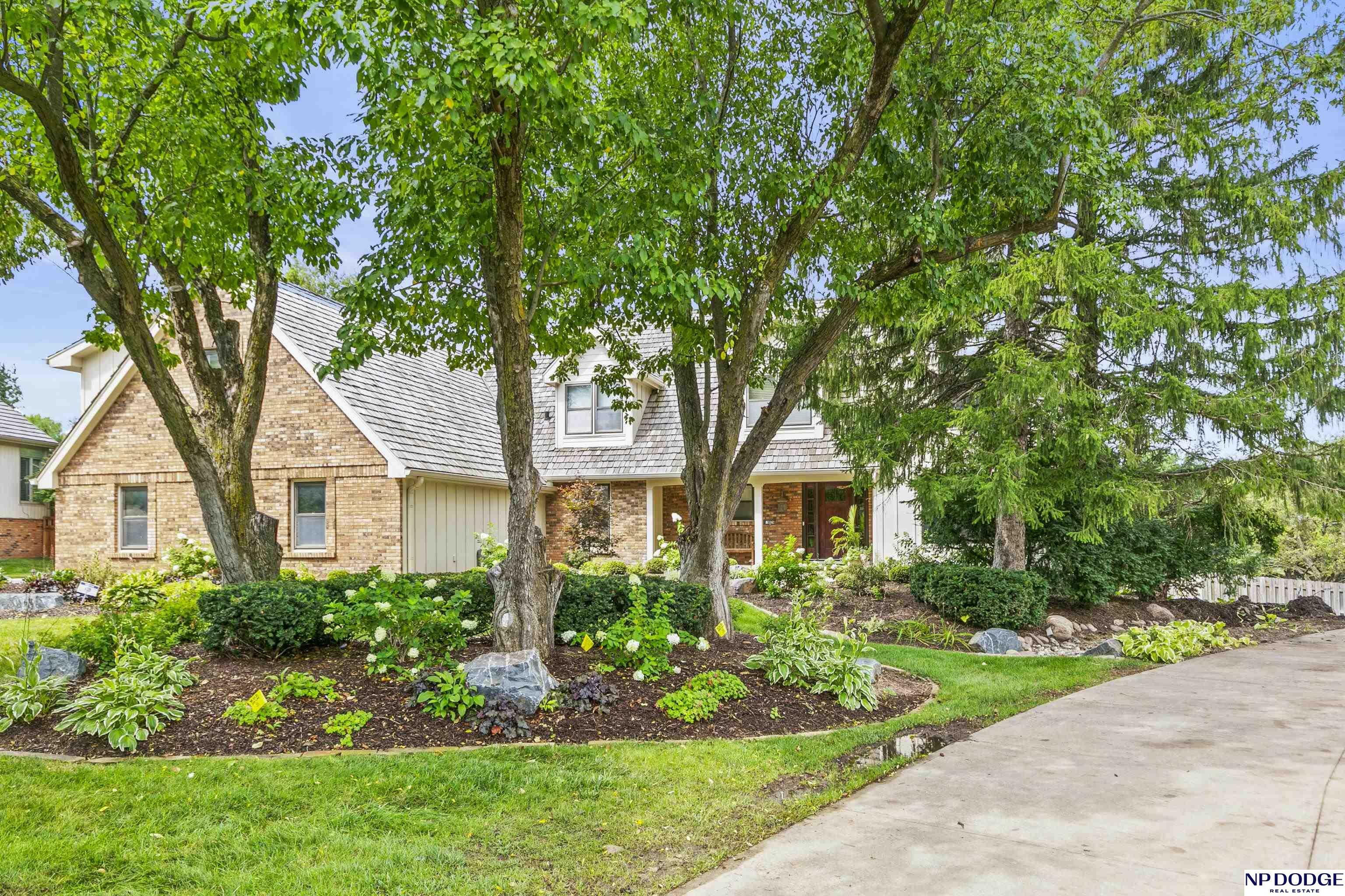 Property Photo: 9826 Harney Parkway N NE 68114