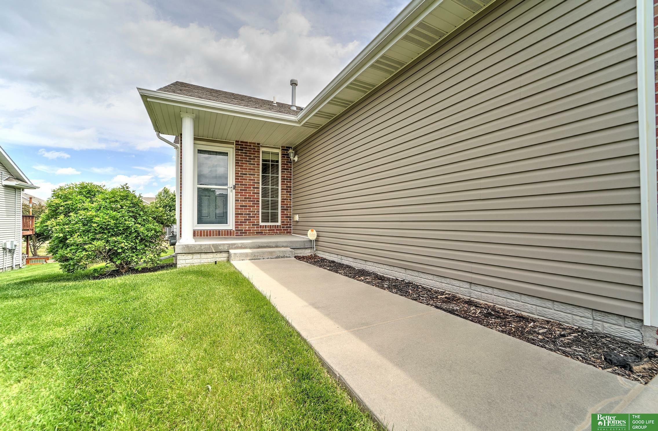 Property Photo: 6200 Maple View Drive NE 68512