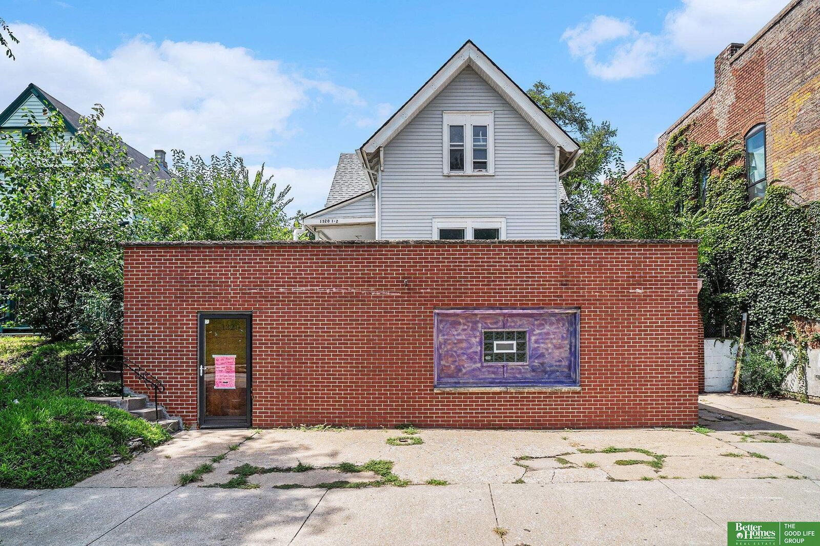 Property Photo:  1320 N 40 Street  NE 68131 