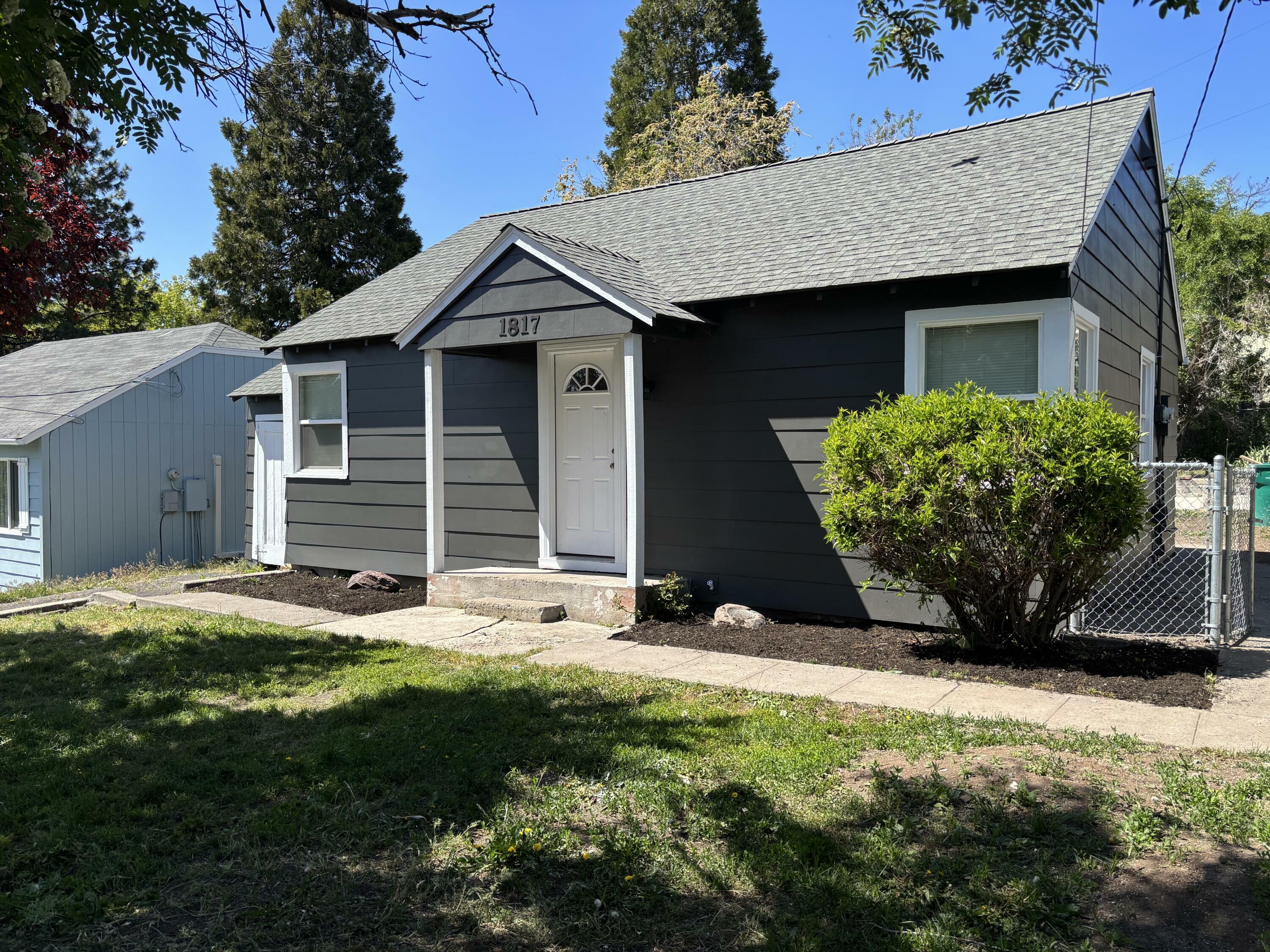 Property Photo: 1817 Birch Street OR 97601