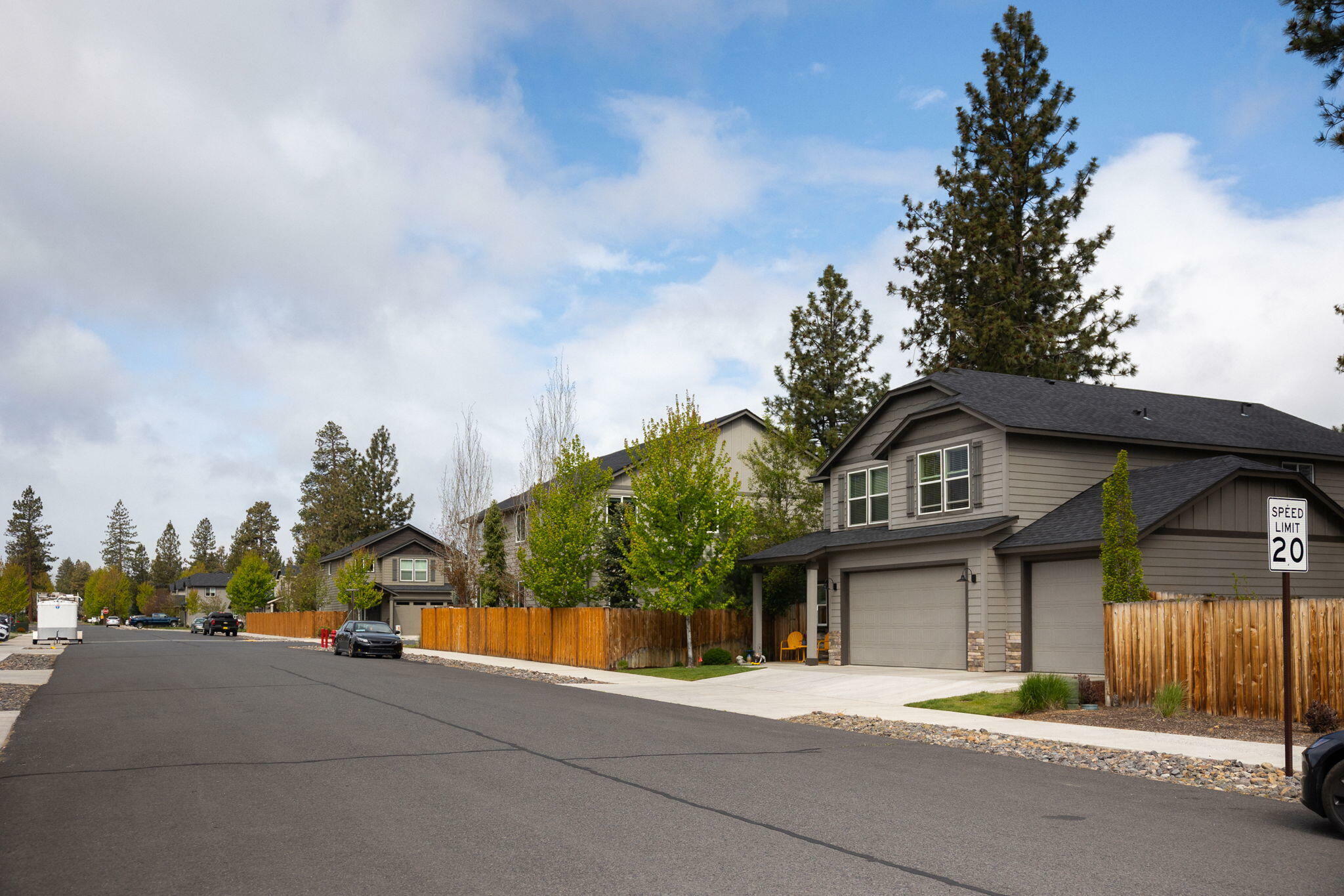 Property Photo: 1156 W Hill Avenue OR 97759
