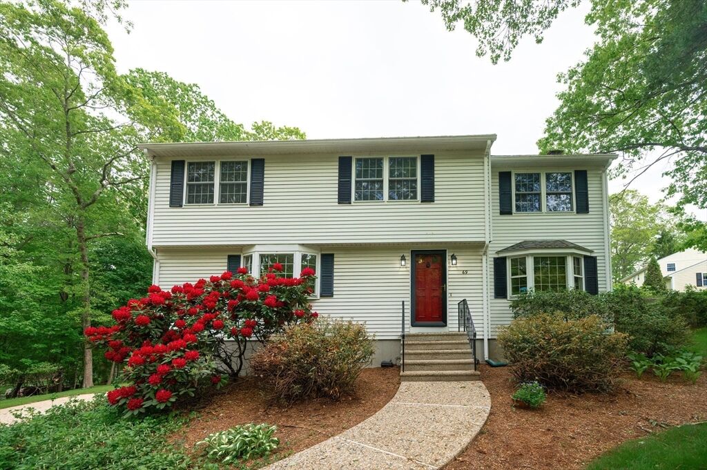 Property Photo:  69 Stonybrook Dr  MA 01746 