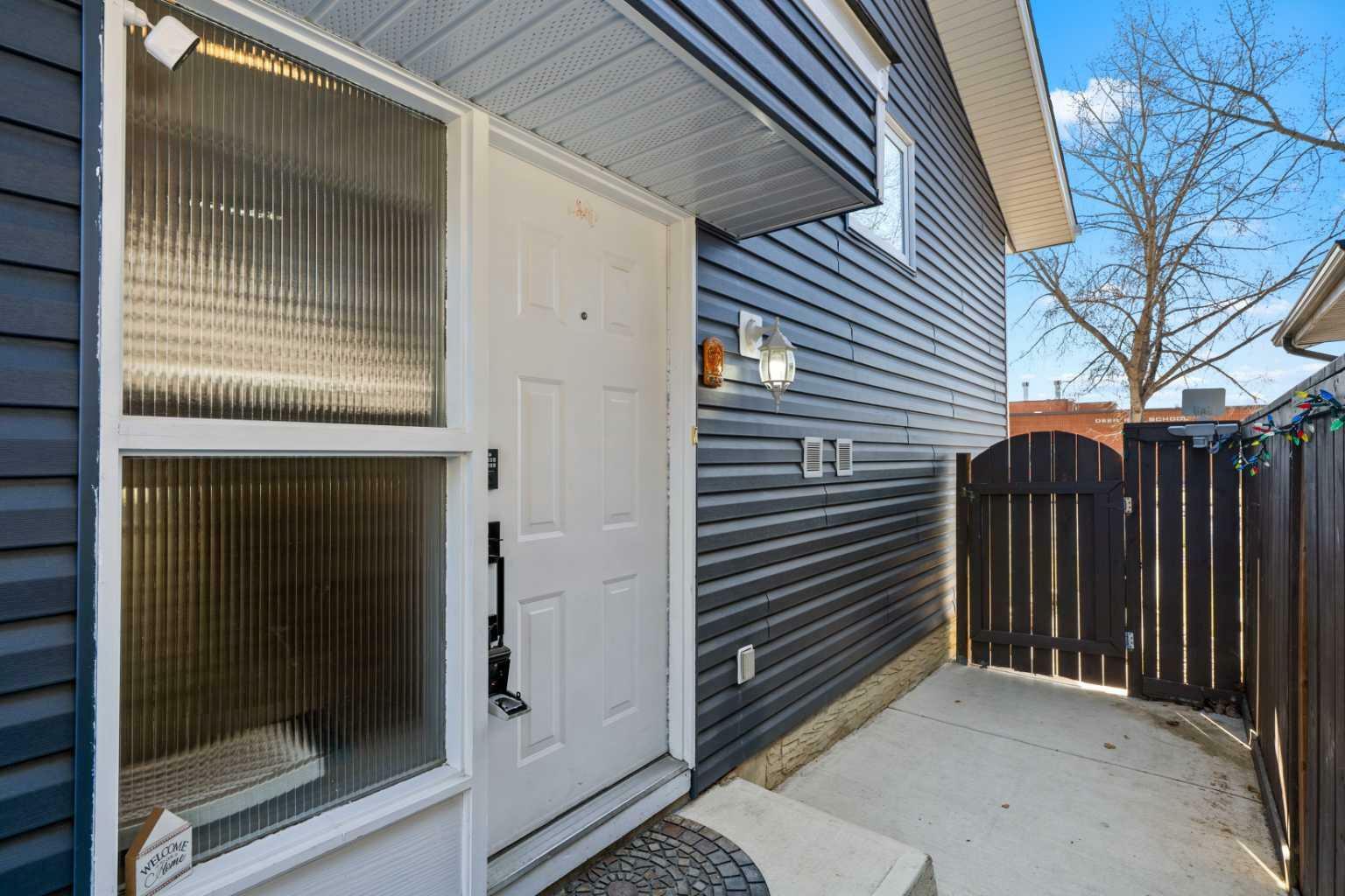 Property Photo: 2134 146 Avenue SE AB T2J 5T2