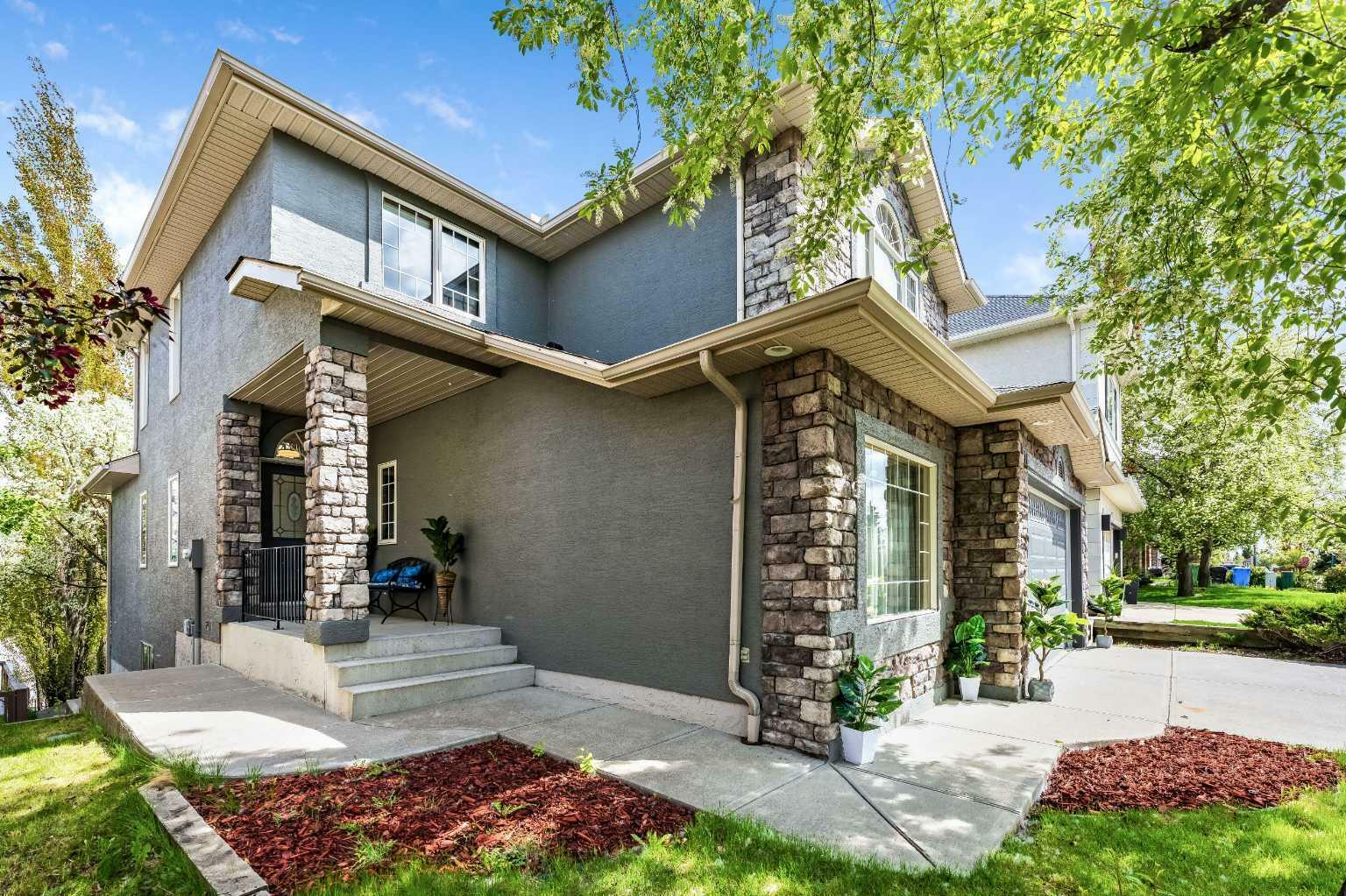 Property Photo: 72 Strathridge Close SW AB T3H 4J3