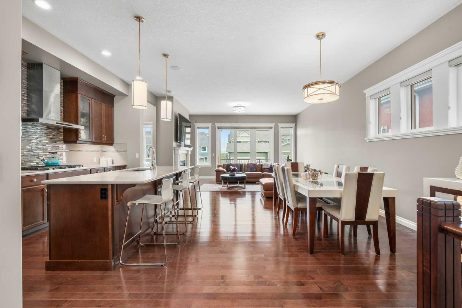 Property Photo:  318 Mahogany Manor SE  AB T3M 1X4 