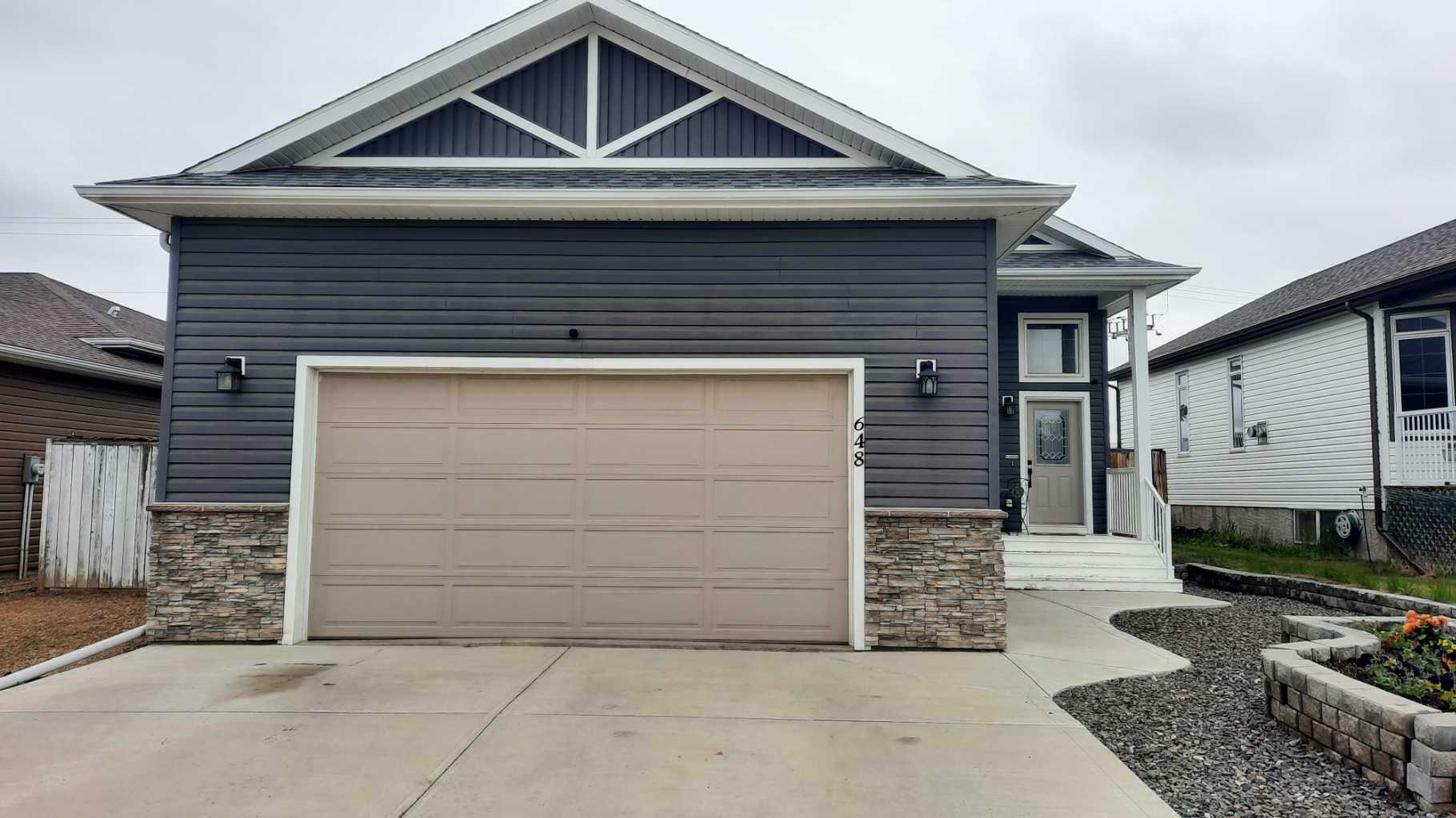 Property Photo: 648 Bankview Drive AB T0J 0Y6