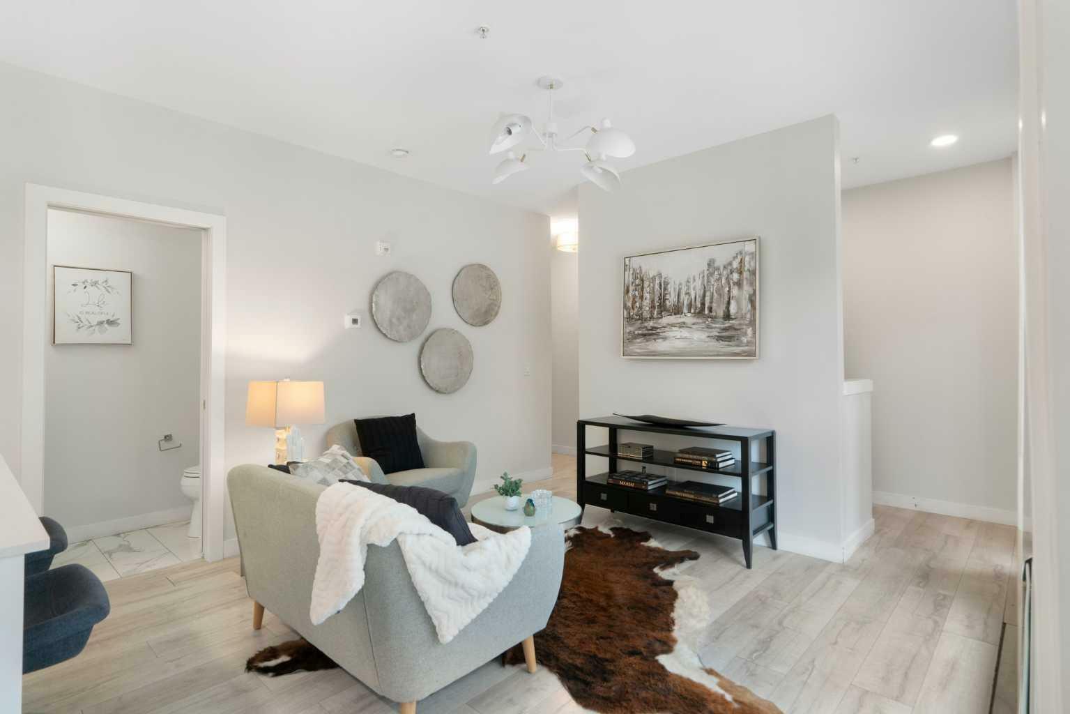 Property Photo: 3130 Thirsk Street NW 116 AB T3B 6H4