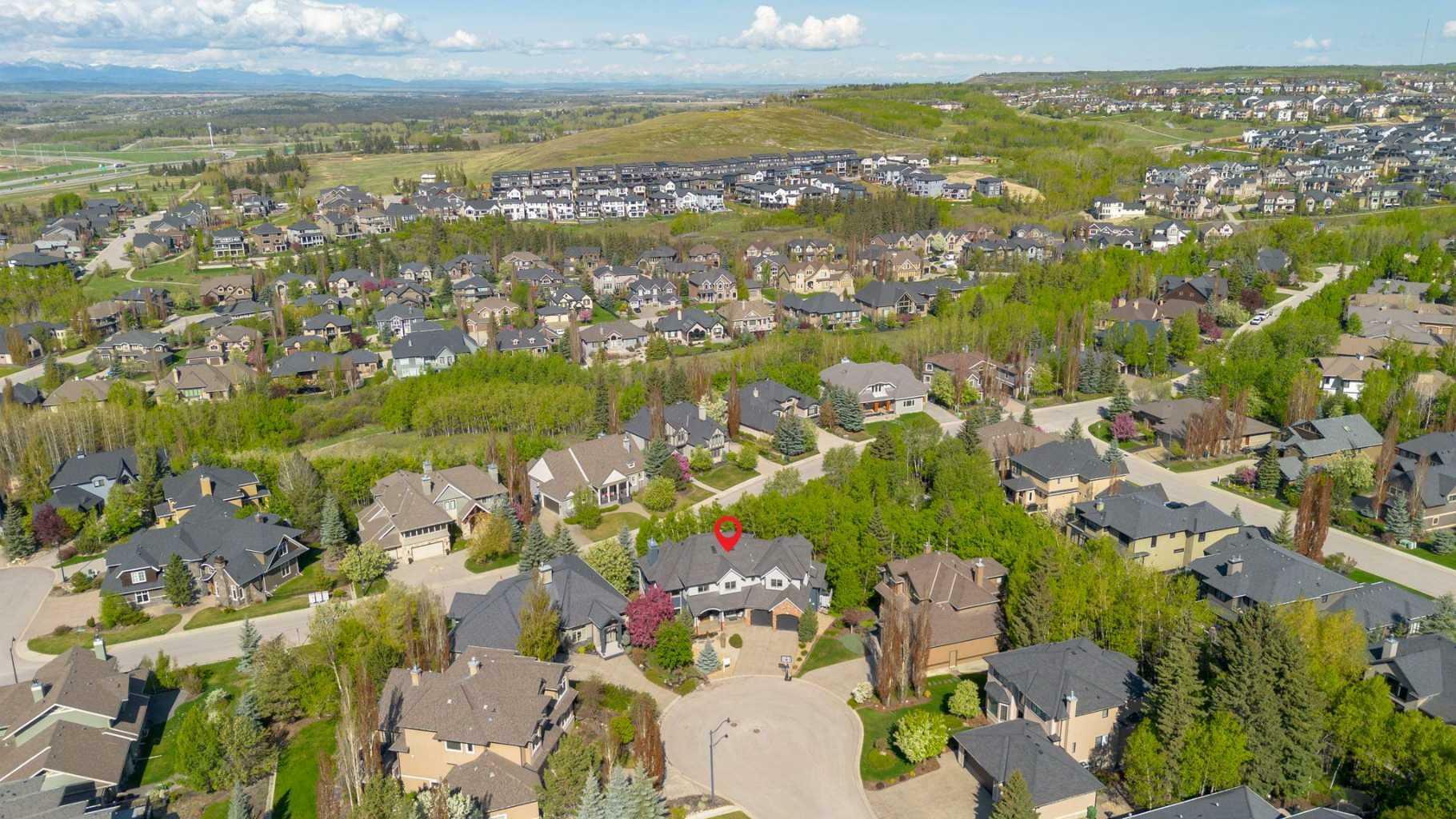 Property Photo: 36 Spring Valley Mews SW AB T3H 5N1