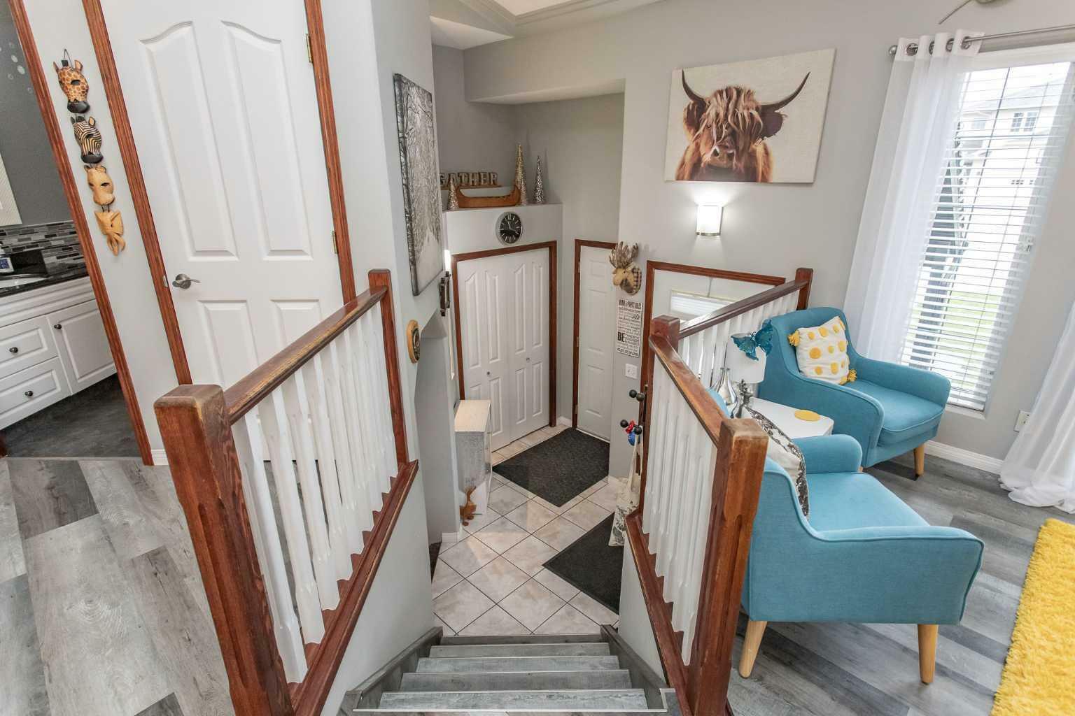 Property Photo: 3 Regal Close AB T4L 2H5