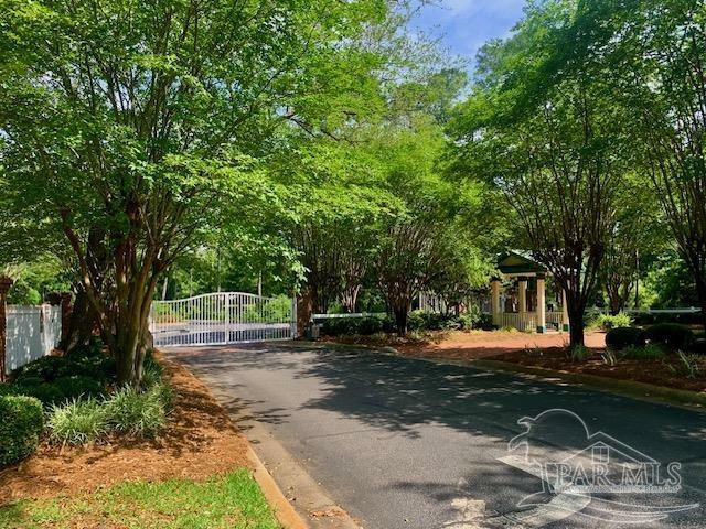 Property Photo:  9517 Lorikeet Ln  FL 32507 