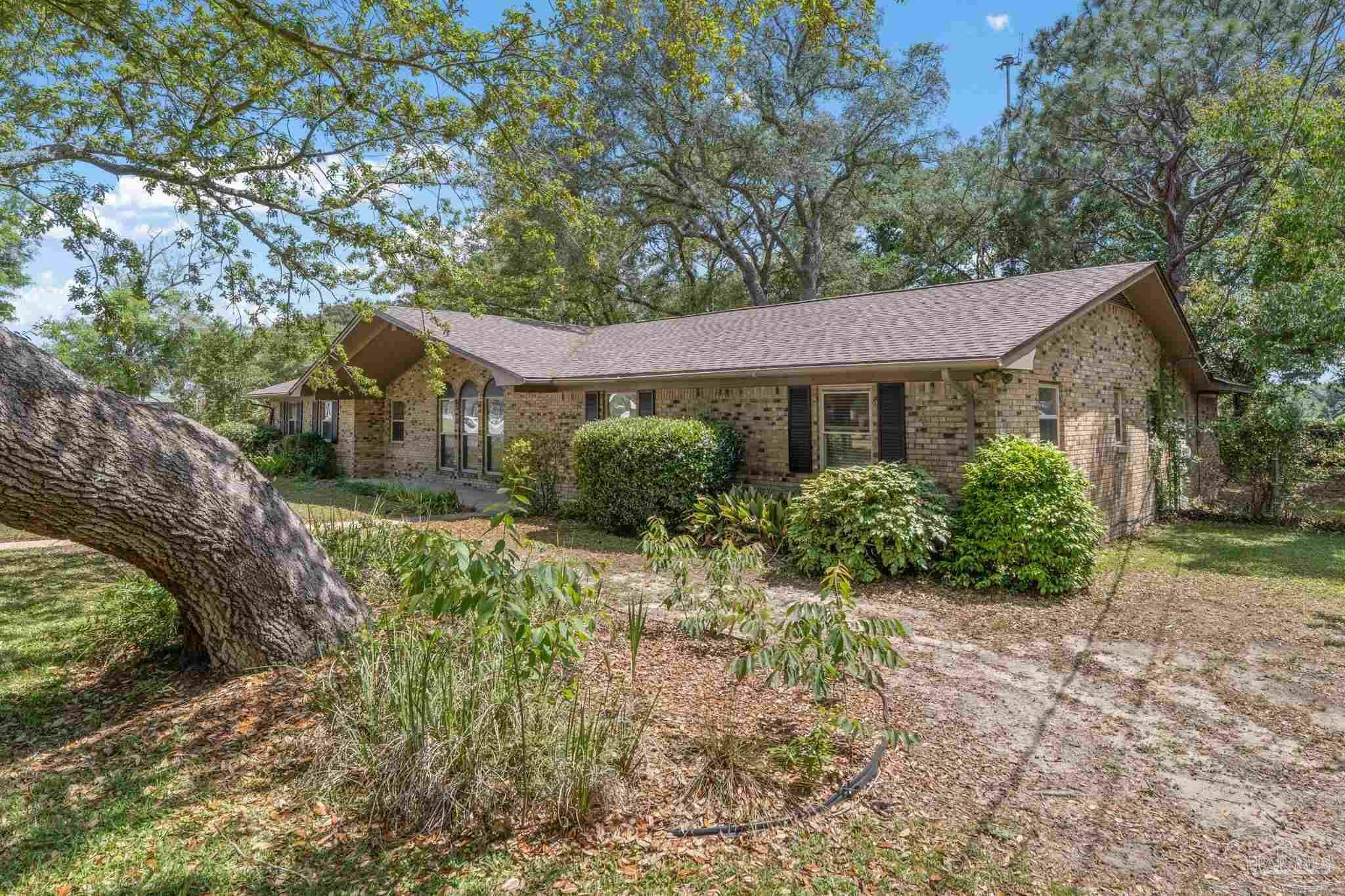 Property Photo: 3481 Summit Blvd FL 32503
