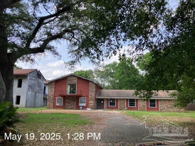 Property Photo: 5795 Avenida Robledal FL 32504