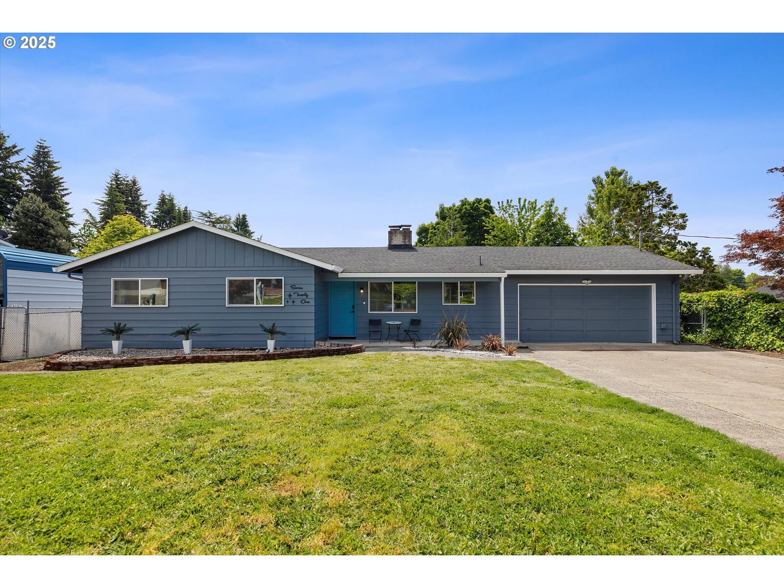Property Photo:  721 NW 76th St  WA 98665