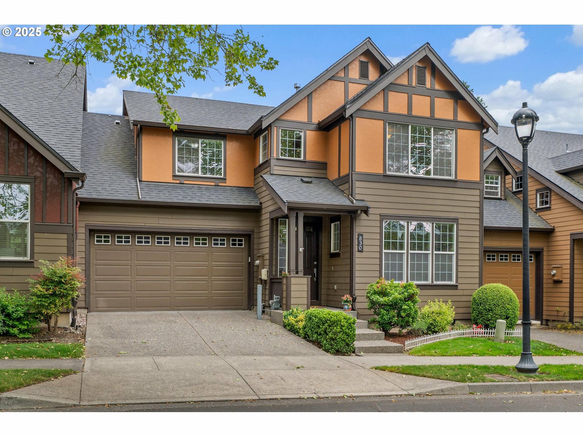 Property Photo:  830 NE 73rd Ave  OR 97124 