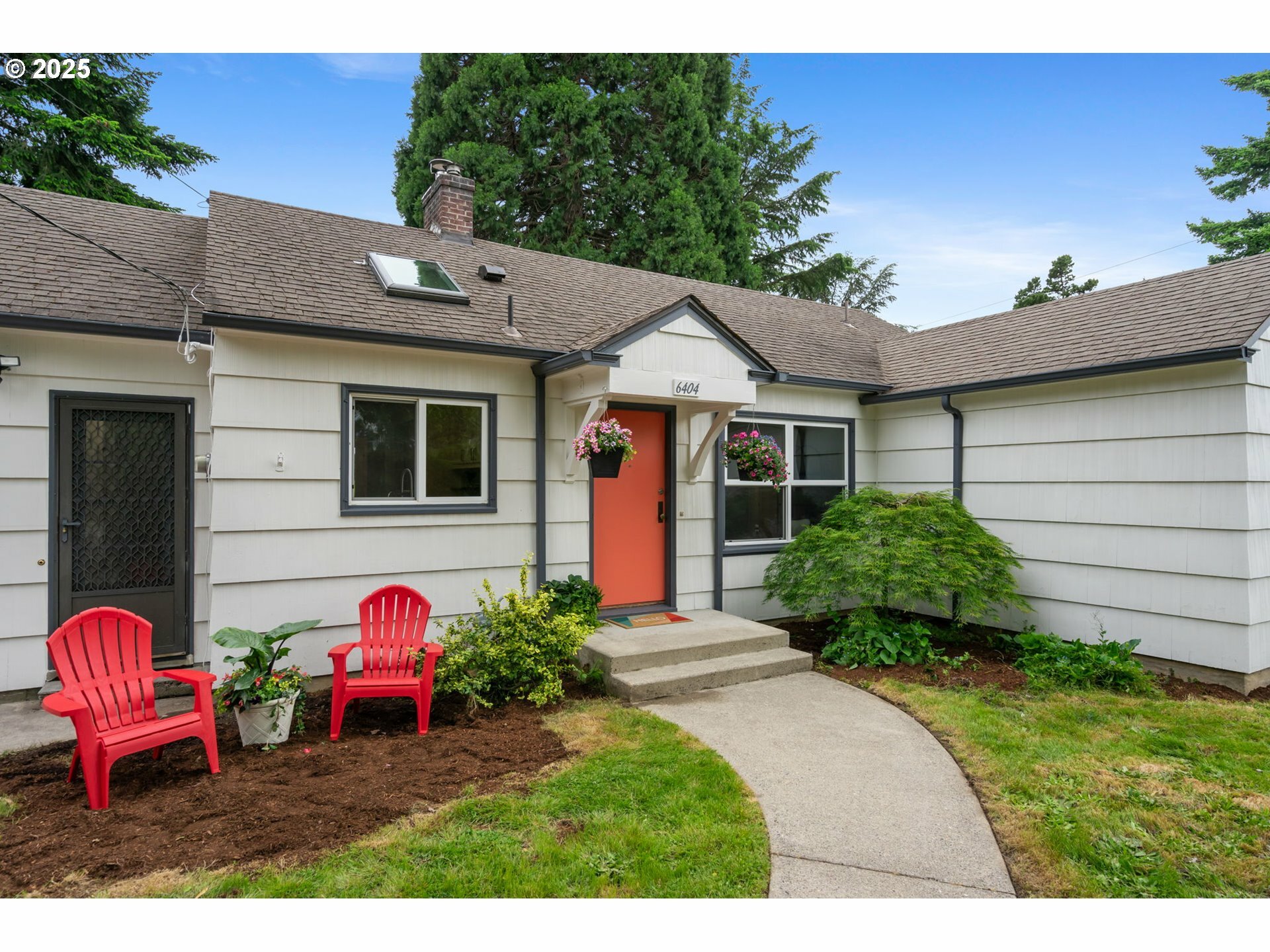 Property Photo: 6404 SW Garden Home Rd OR 97219