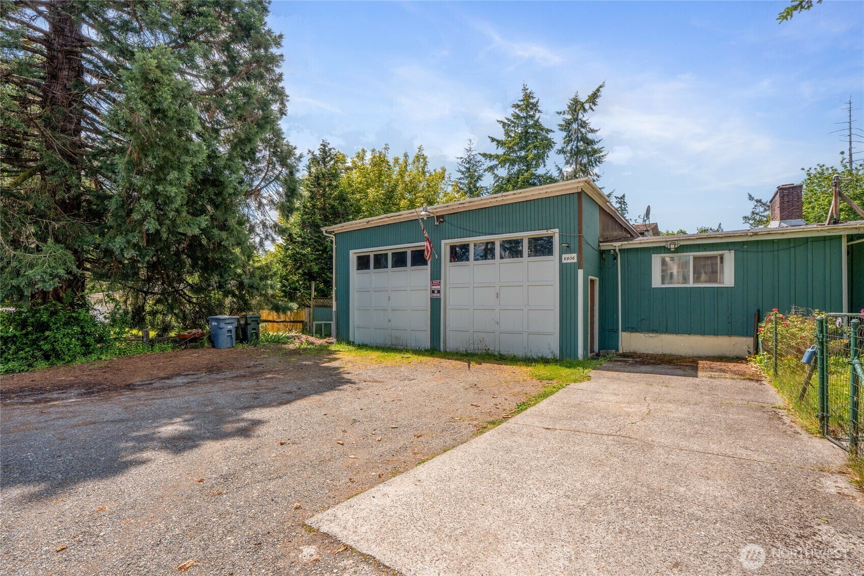 Property Photo:  6806  44th Avenue E  WA 98443 