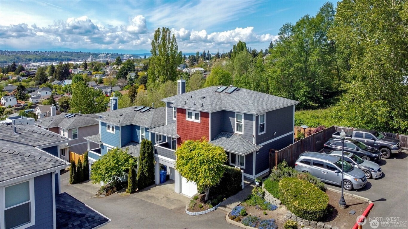 Property Photo:  1858 S Bennett Drive  WA 98108 