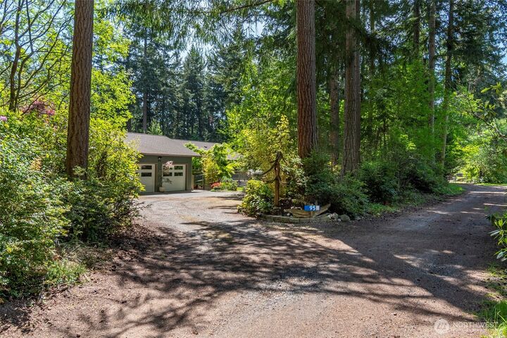 Property Photo:  95 N Quail Trail Lane  WA 98239 