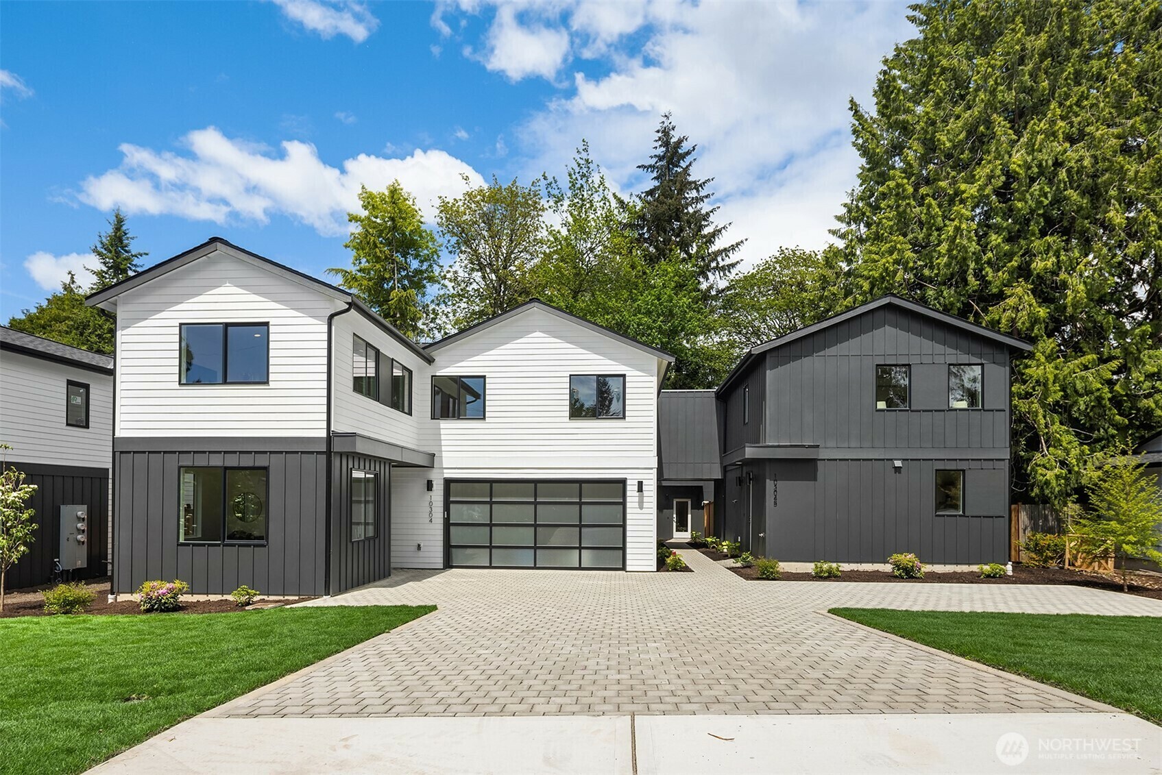 Property Photo: 10304 NE 113th Place WA 98033