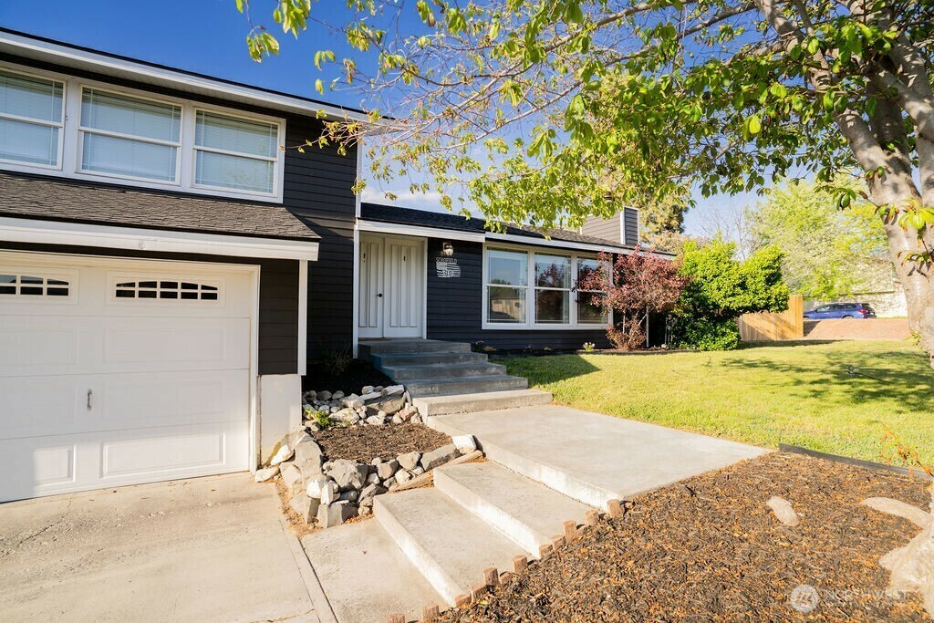Property Photo: 306 Belmont Avenue WA 98837