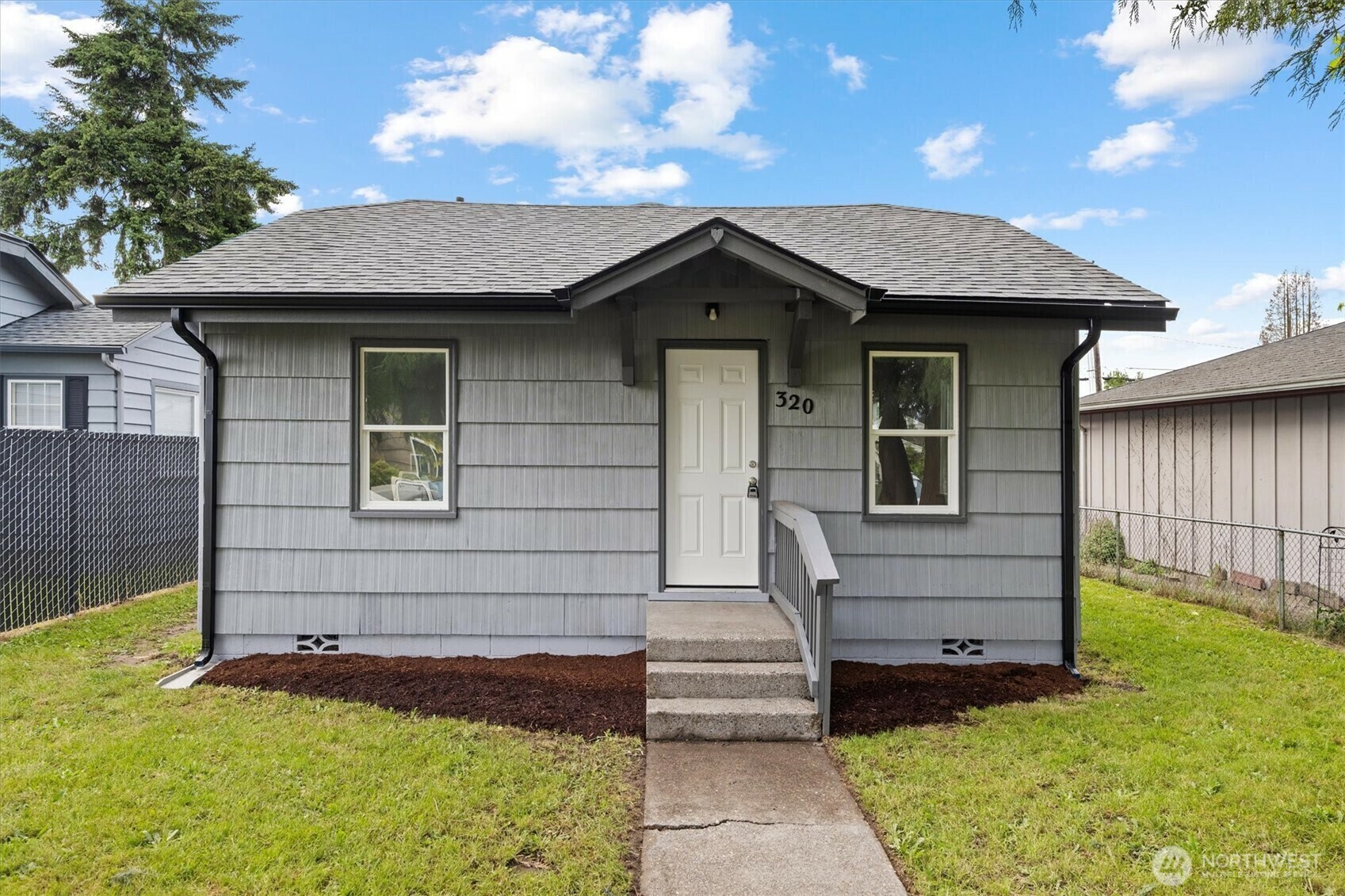 Property Photo: 320 Beech Street WA 98632