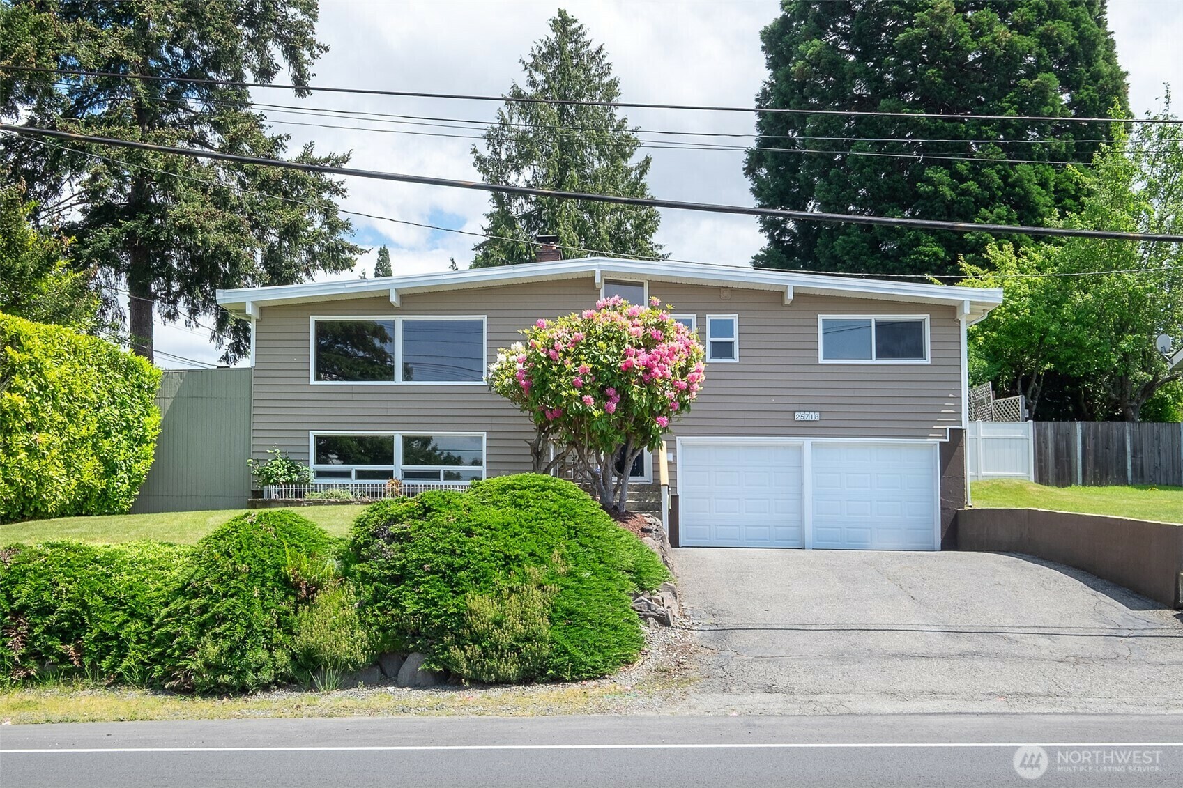 Property Photo: 25718 16th Avenue S WA 98198
