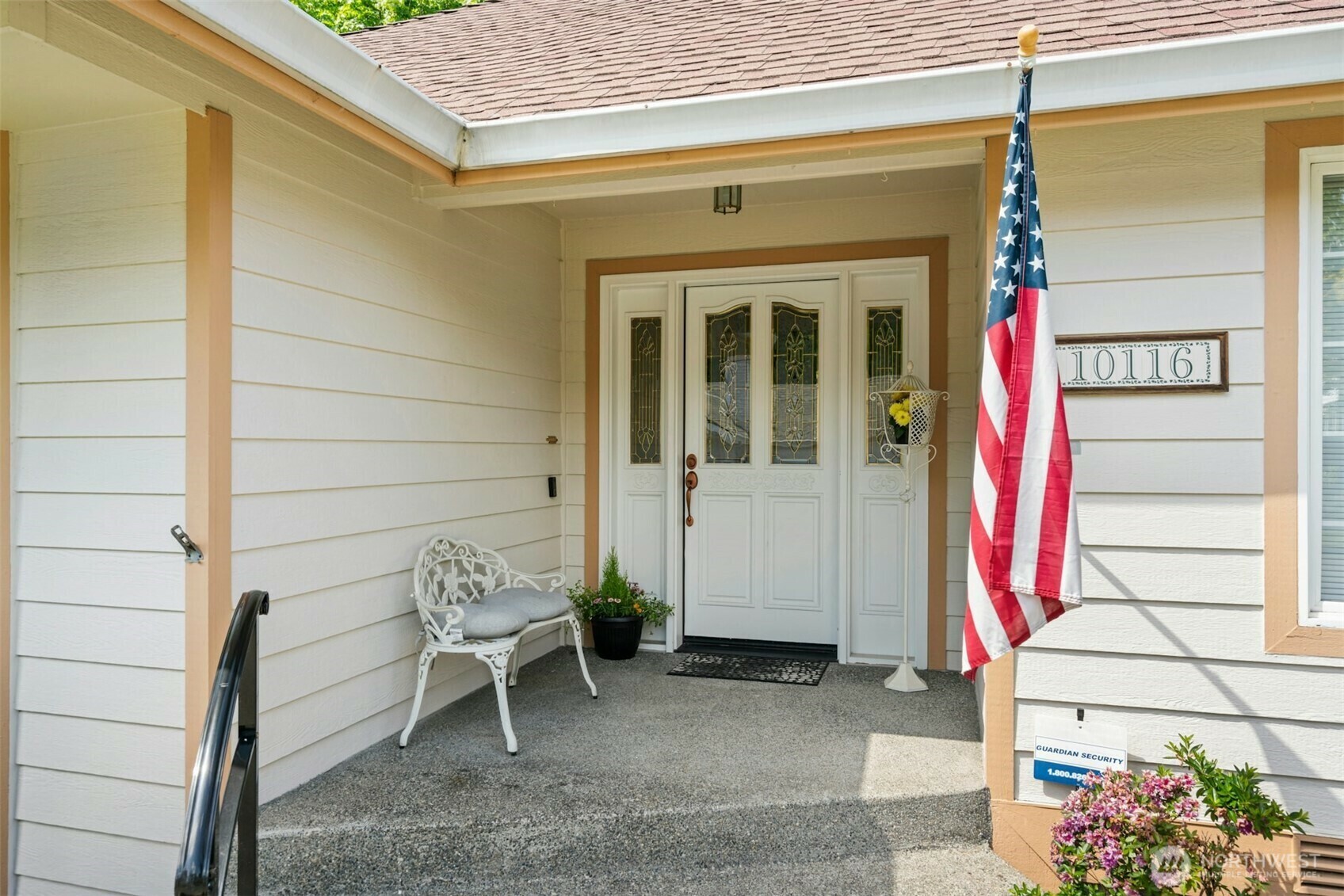 Property Photo: 10116 SE 188th Street WA 98055