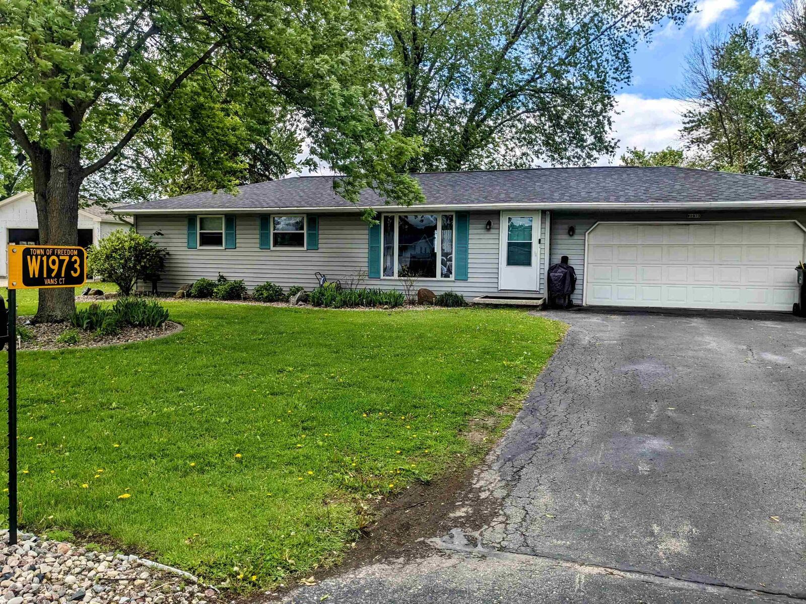 Property Photo: W1973 Vans Court WI 54130-7536